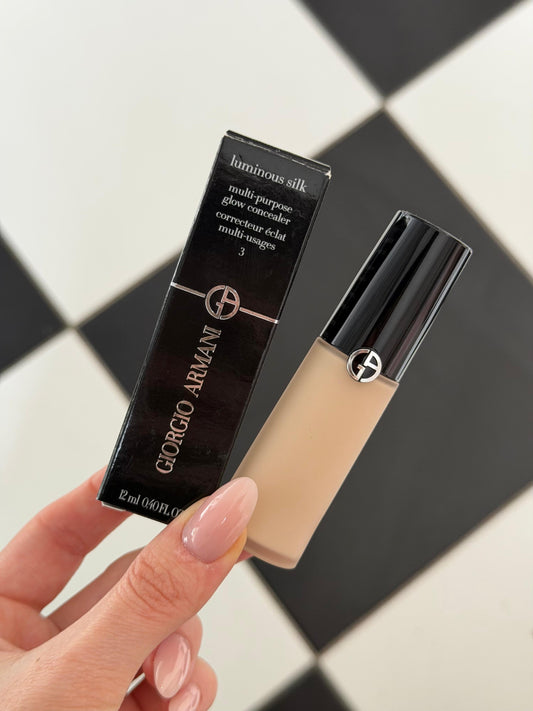 ARMANI Luminous Silk Hydrating & Brightening Concealer (3)