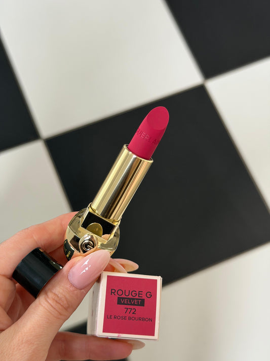 GUERLAIN Rouge G Velvet
Lipstick (772)