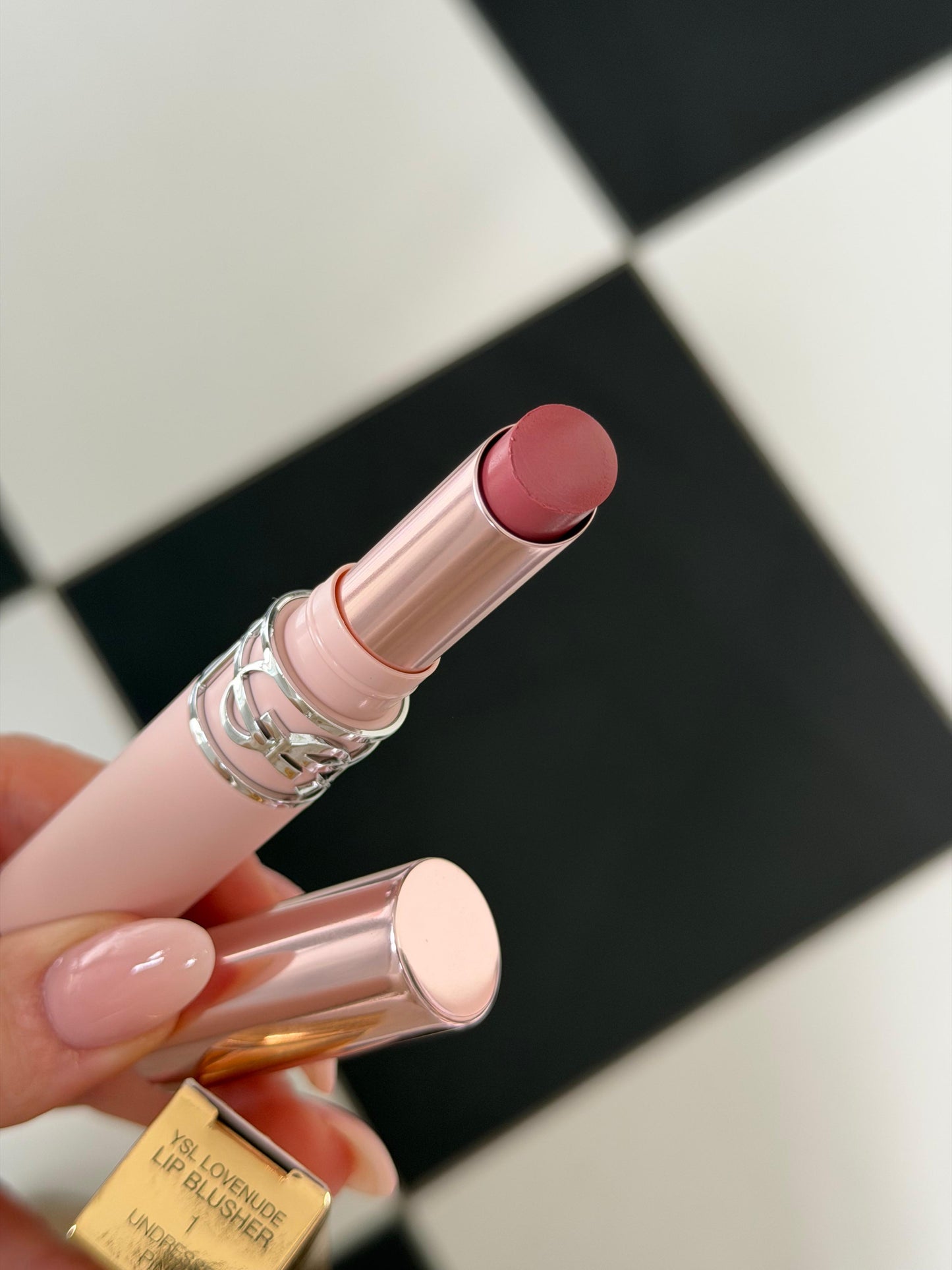 YSL Lovenude Lip Blusher Soft Blurring Lipstick (1)
A Sheer, Soft-Diffused Matte Lip Color With A Balmy Texture And 24H Hydration
