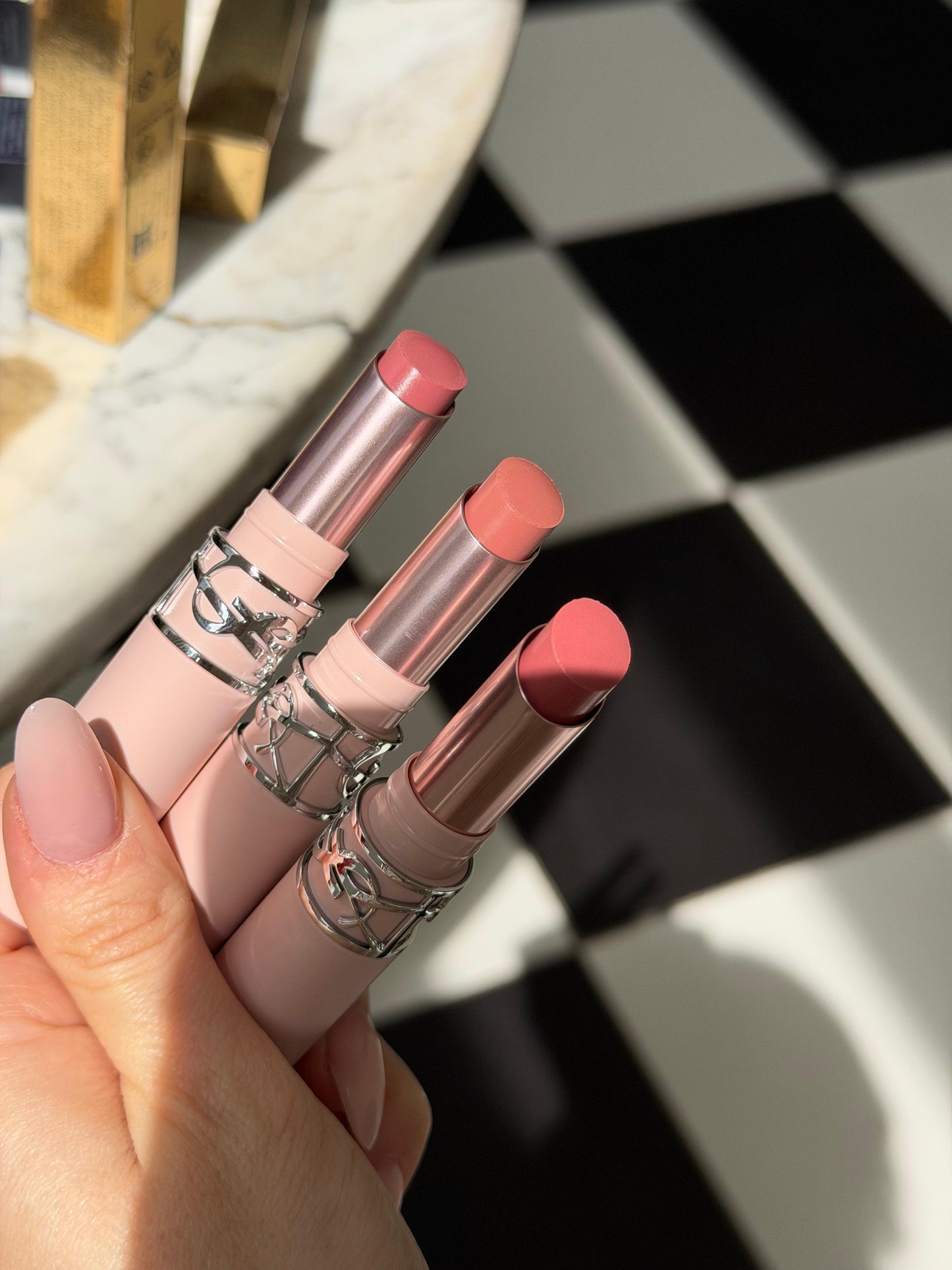 YSL Lovenude Lip Blusher Soft Blurring Lipstick (1)
A Sheer, Soft-Diffused Matte Lip Color With A Balmy Texture And 24H Hydration