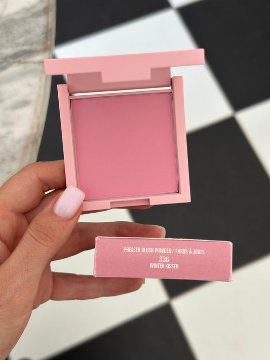 KYLIE JENNER
Pressed Blush Powder (336)
