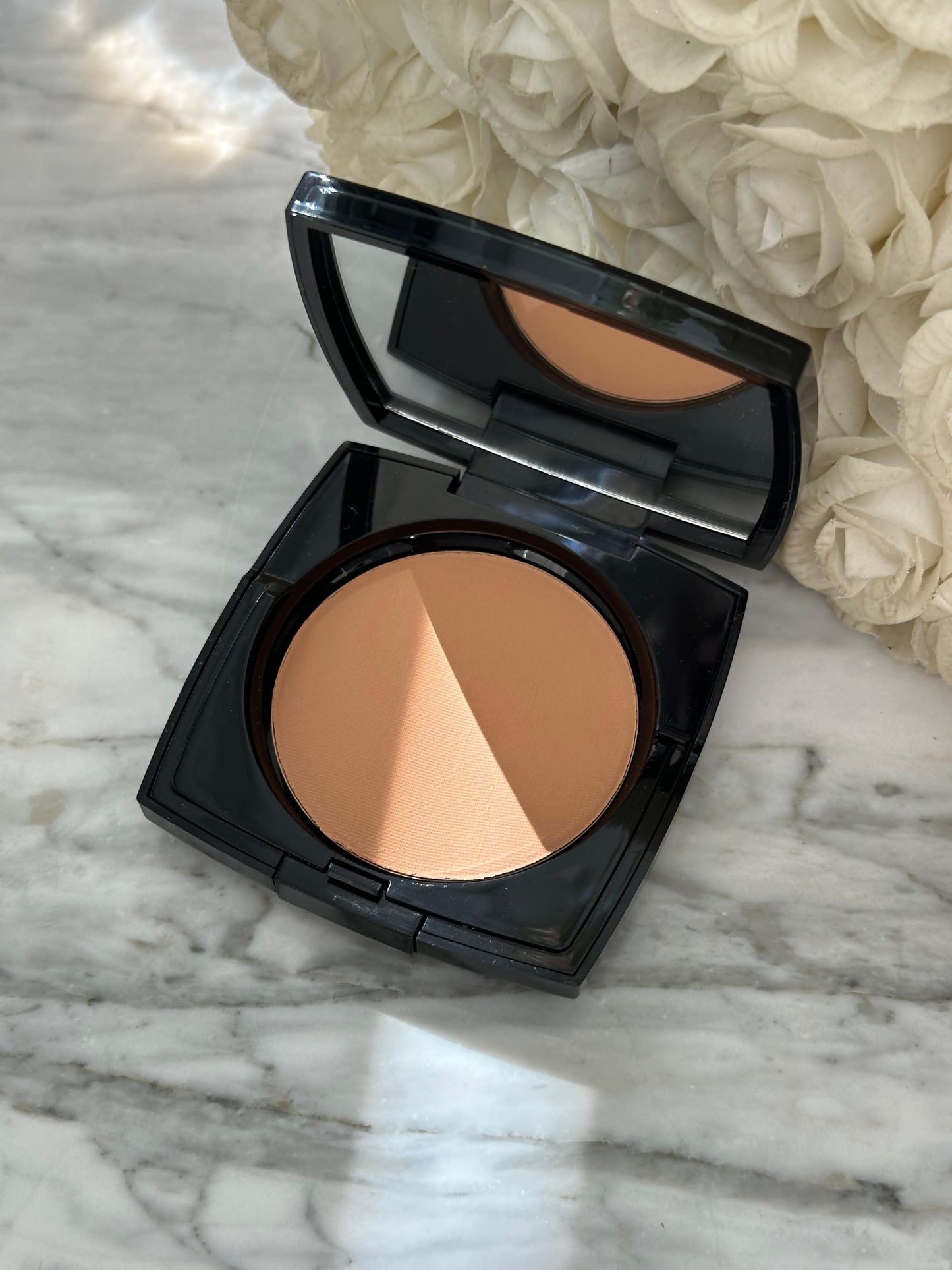 CHANEL Les Beiges
Healthy Glow Luminous Colour