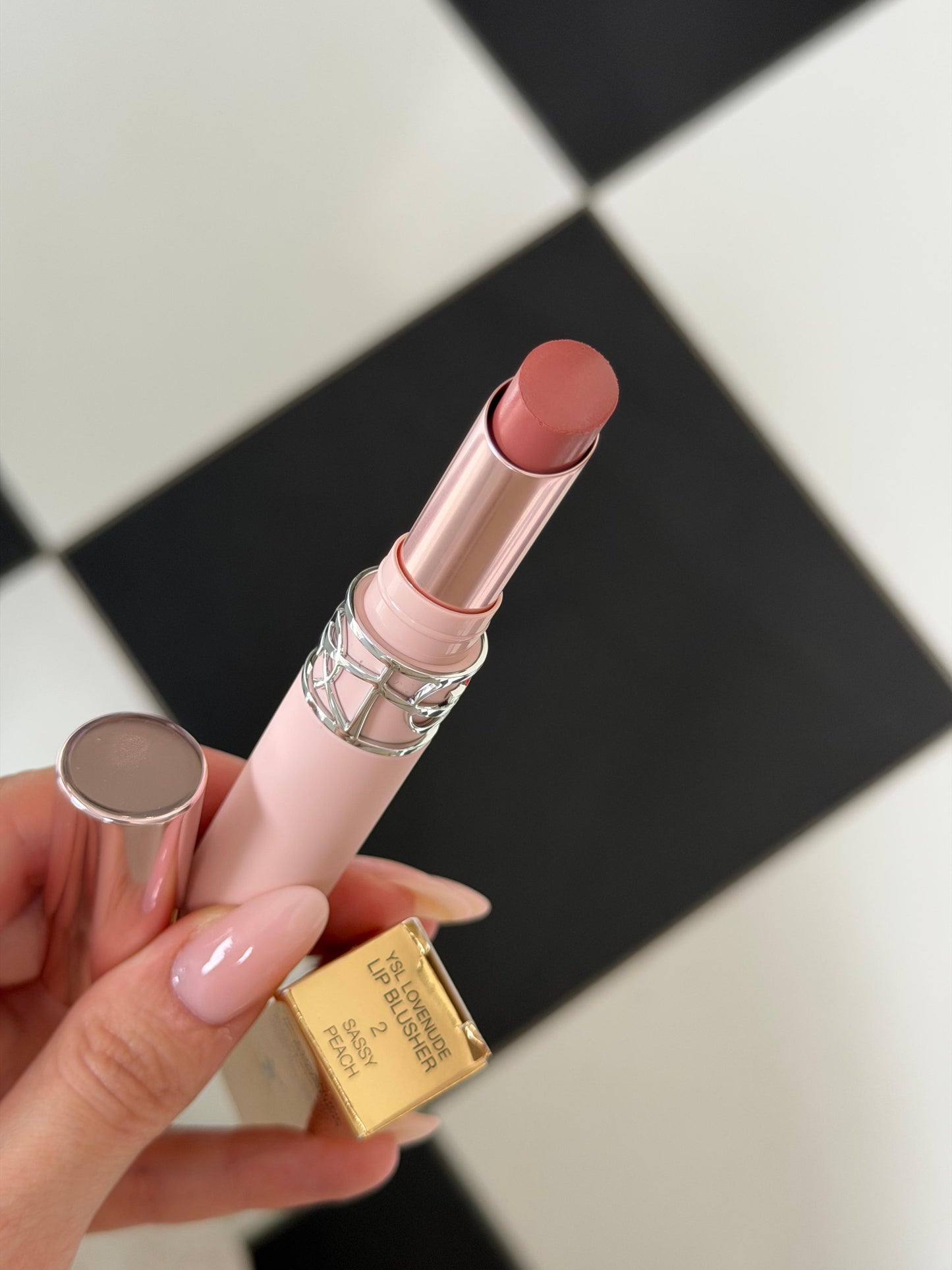 YSL Lovenude Lip Blusher Soft Blurring Lipstick (2)
A Sheer, Soft-Diffused Matte Lip Color With A Balmy Texture And 24H Hydration