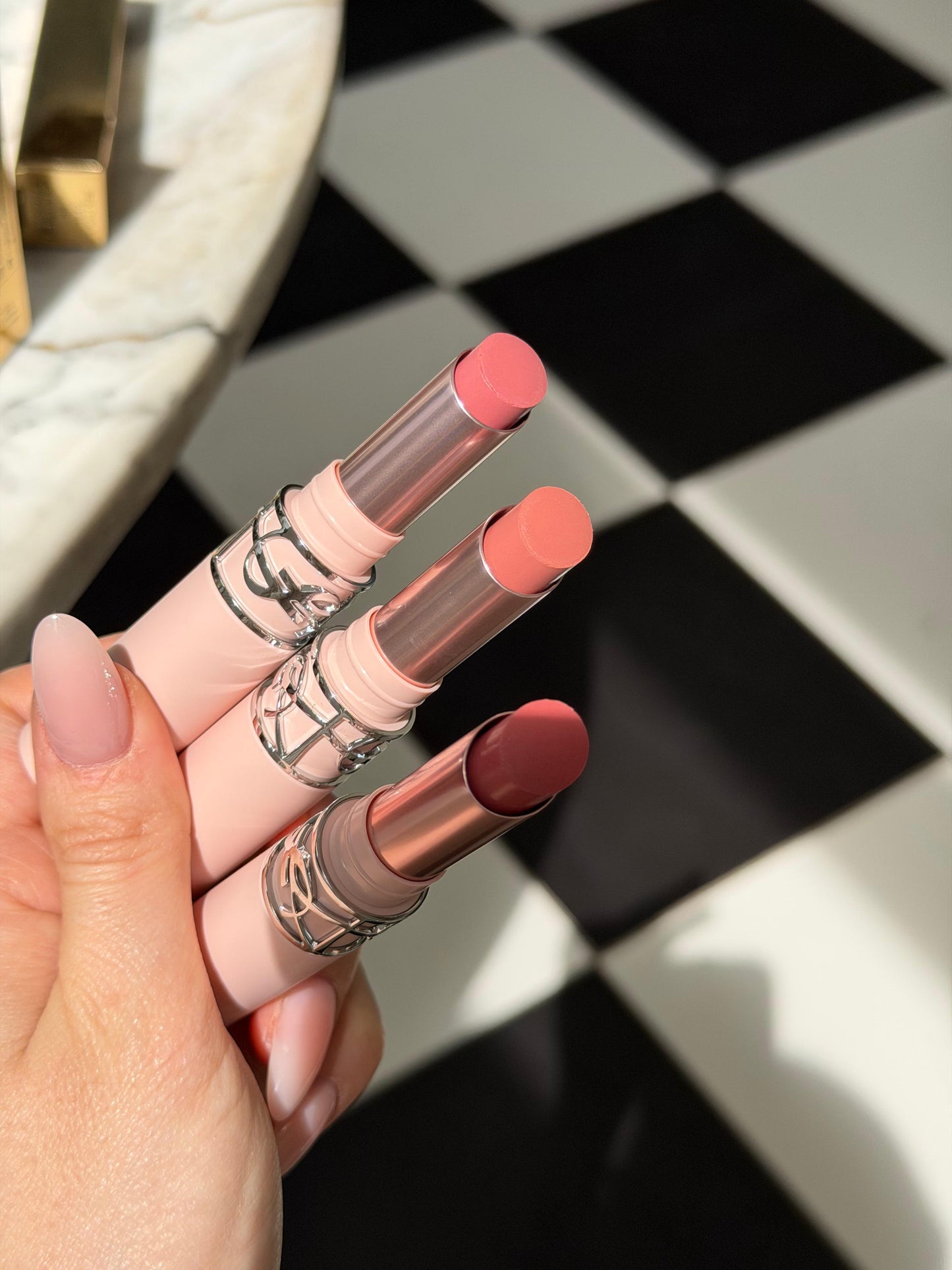 YSL Lovenude Lip Blusher Soft Blurring Lipstick (2)
A Sheer, Soft-Diffused Matte Lip Color With A Balmy Texture And 24H Hydration