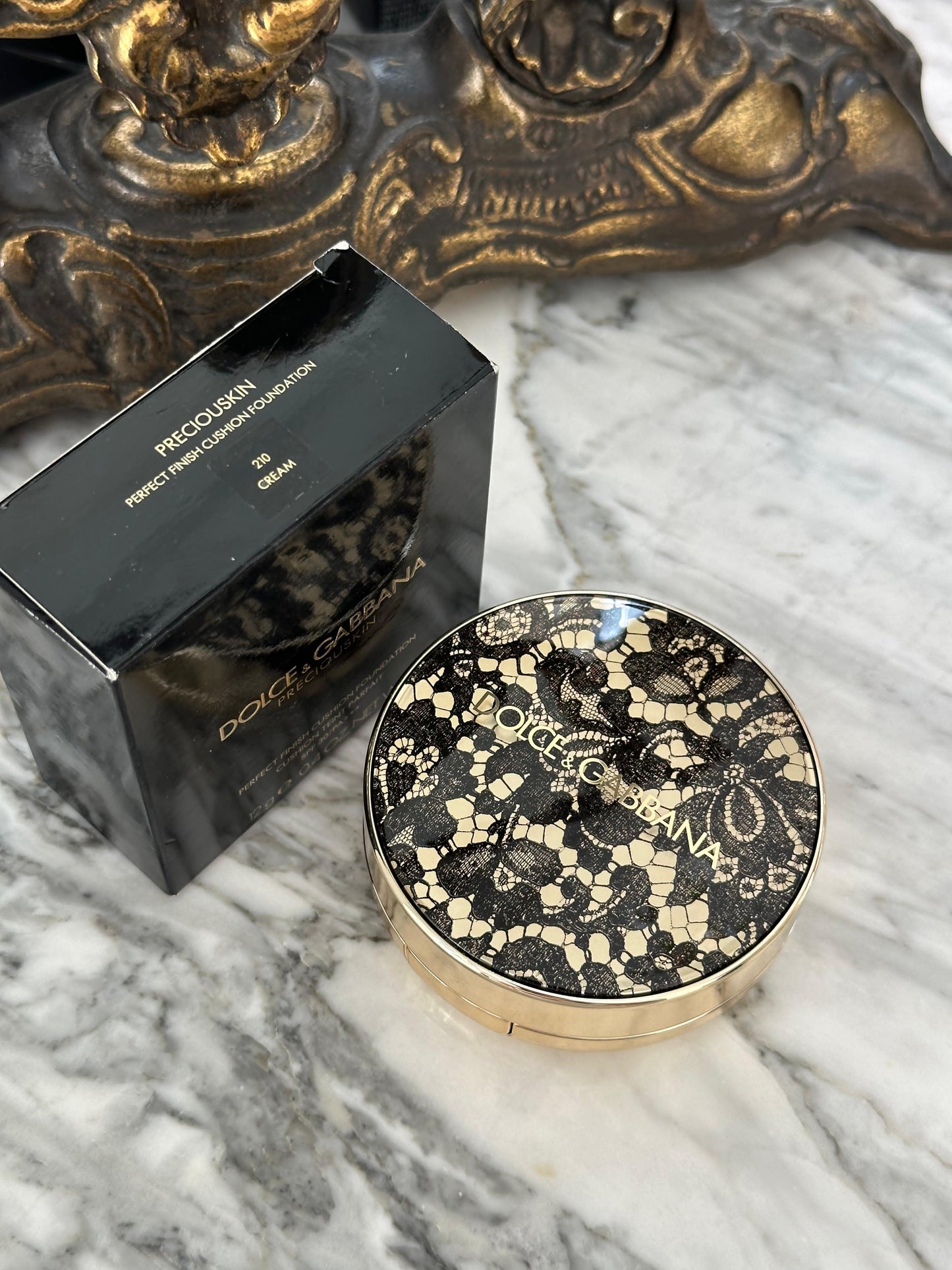 DOLCE & GABBANA
Preciouskin Perfect Finish Cushion Foundation SPF30