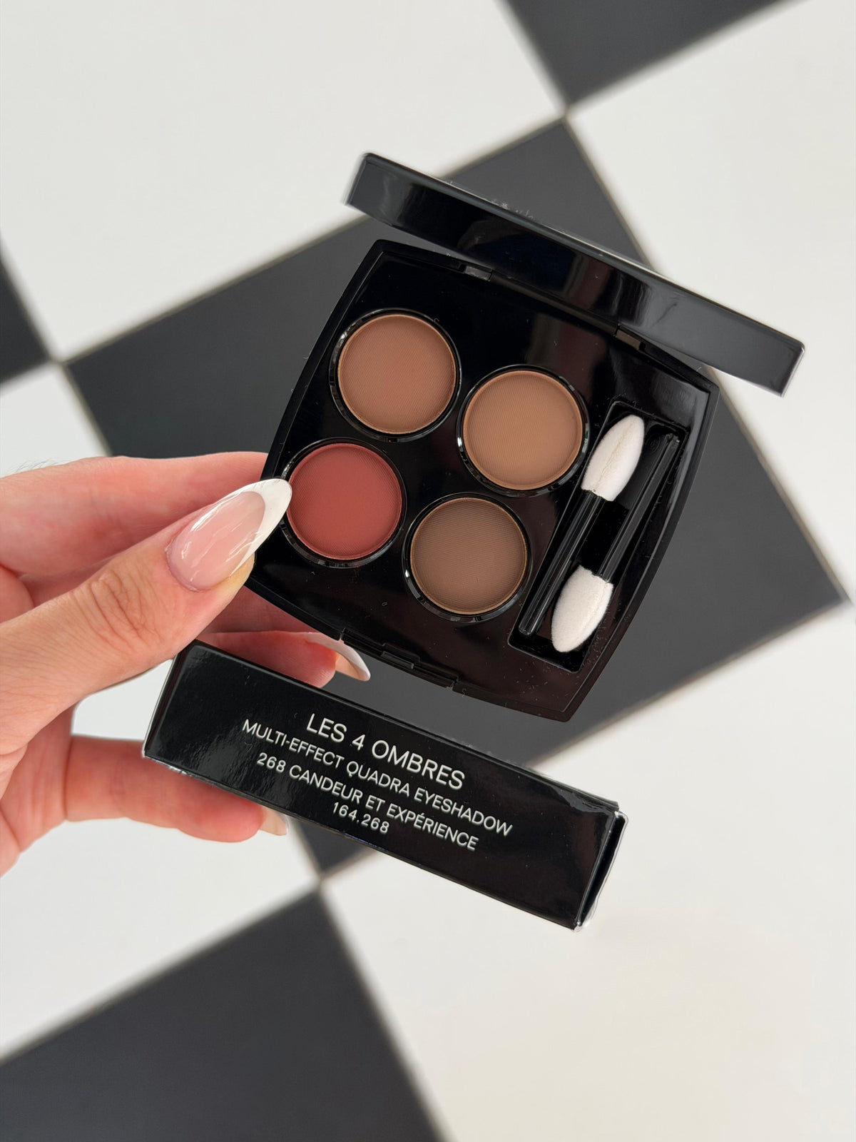 CHANEL Les 4 Ombres
Multi-Effect Quadra Eyeshadow (268)