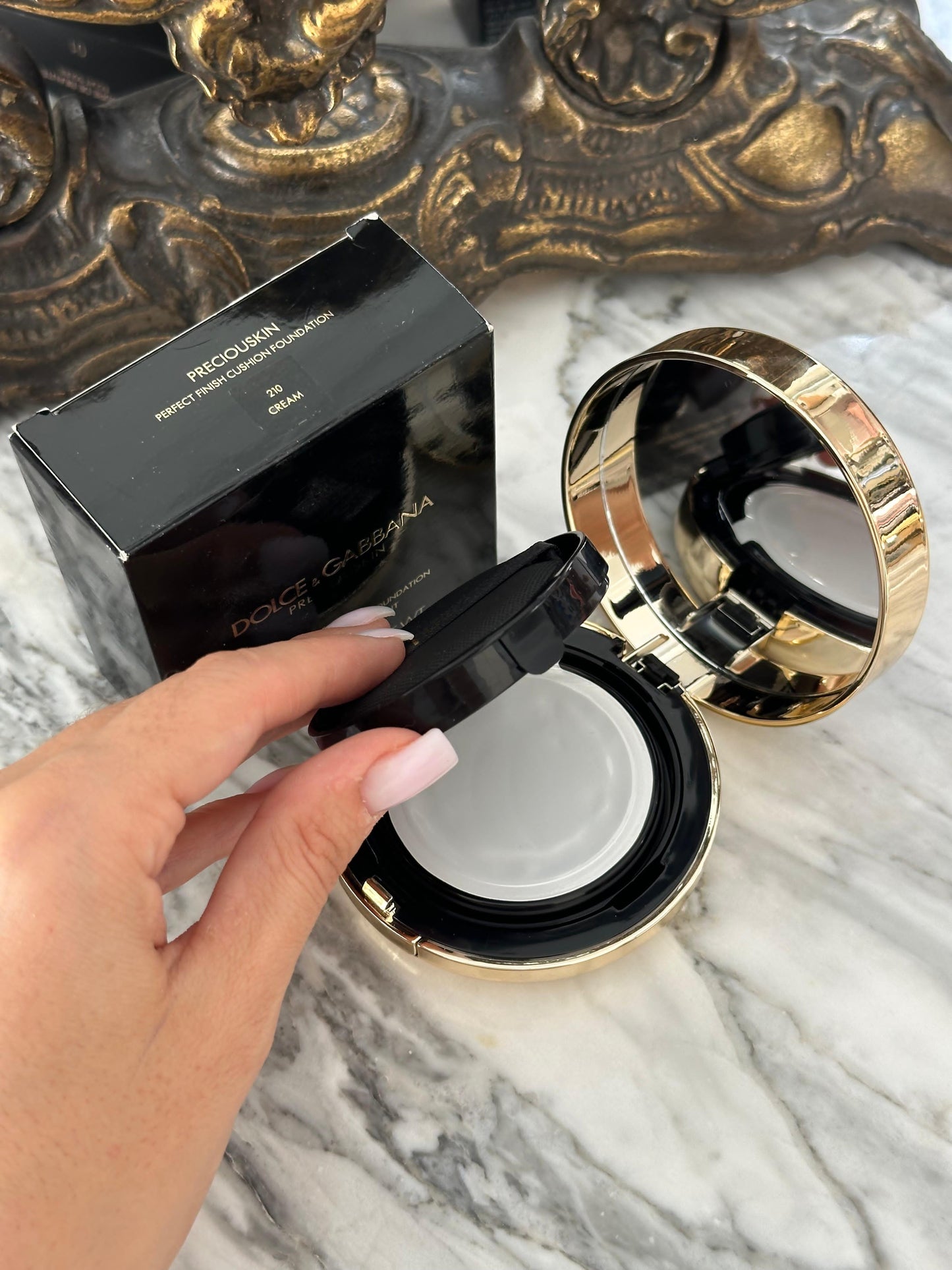 DOLCE & GABBANA
Preciouskin Perfect Finish Cushion Foundation SPF30