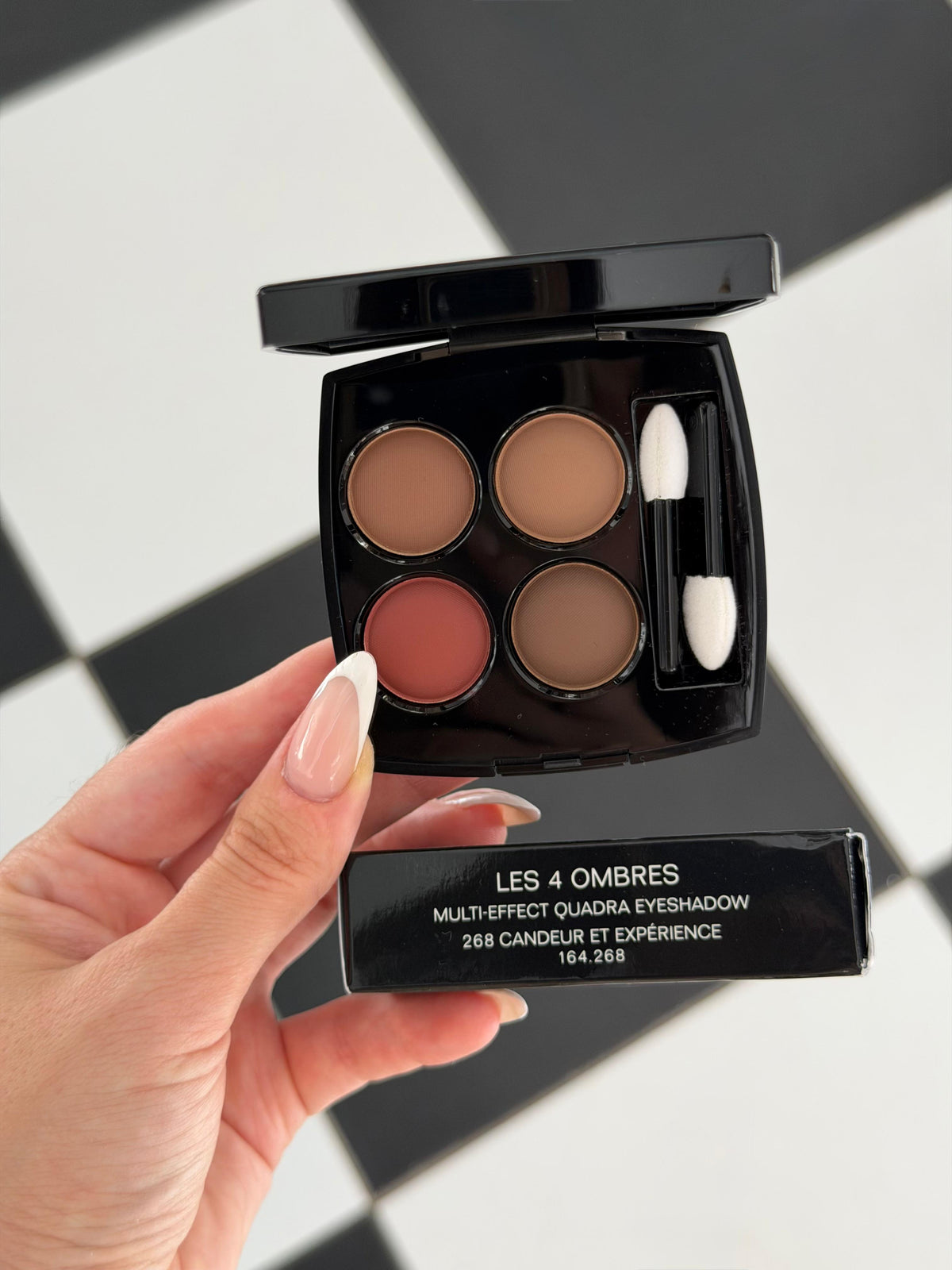 CHANEL Les 4 Ombres
Multi-Effect Quadra Eyeshadow (268)