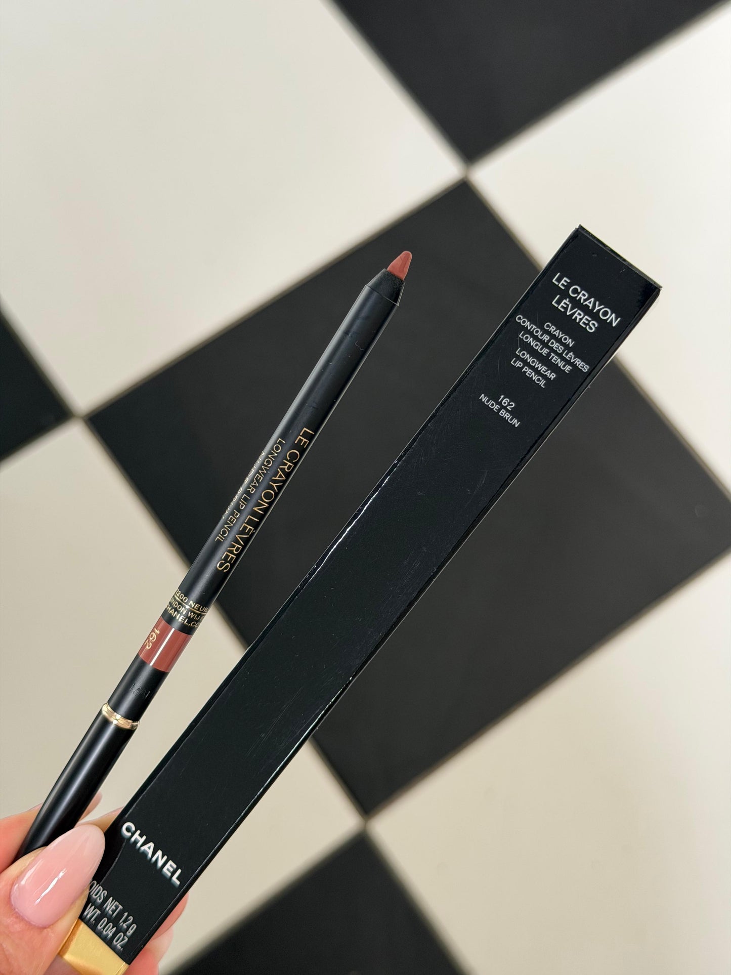 CHANEL Le Crayon Lèvres
Longwear Lip Pencil (162)