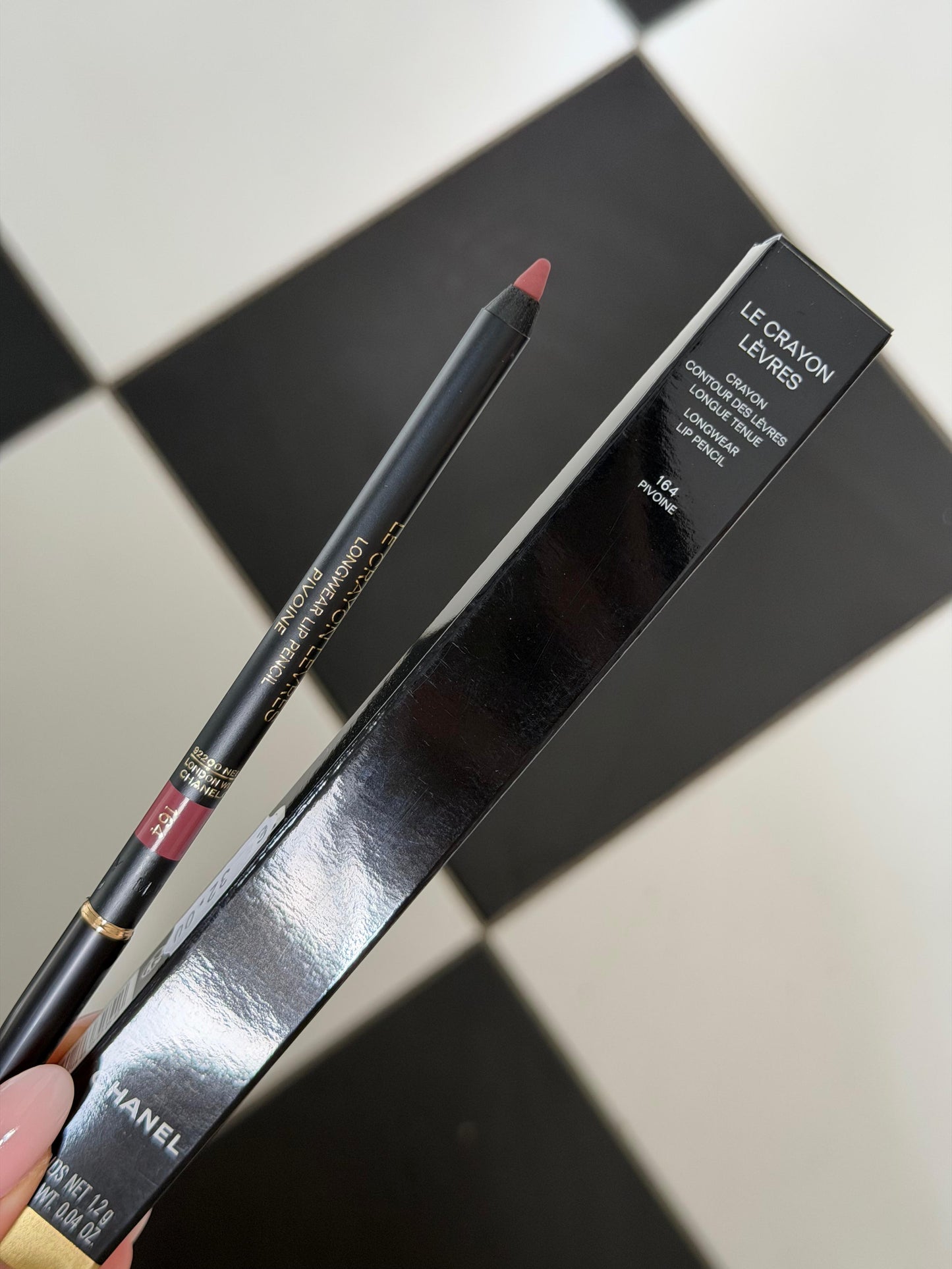 CHANEL Le Crayon Lèvres
Longwear Lip Pencil (164)