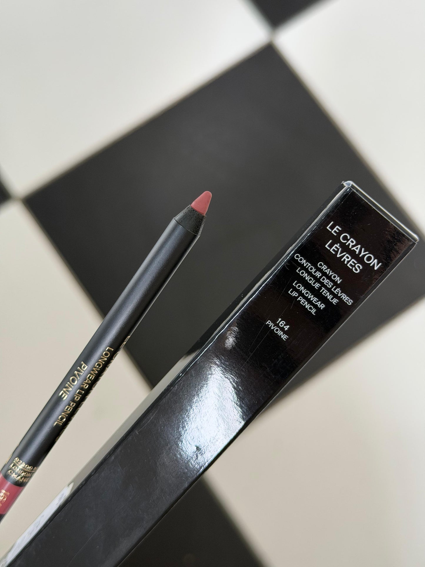 CHANEL Le Crayon Lèvres
Longwear Lip Pencil (164)