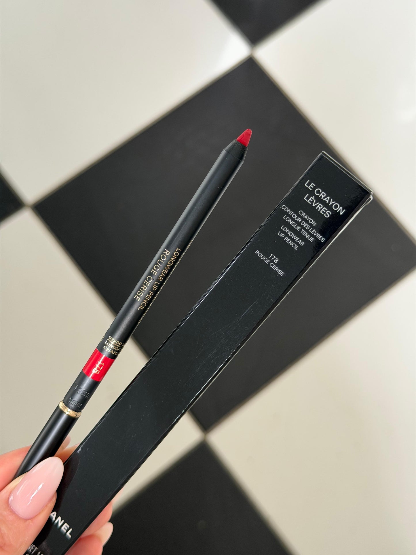CHANEL Le Crayon Lèvres
Longwear Lip Pencil (178)