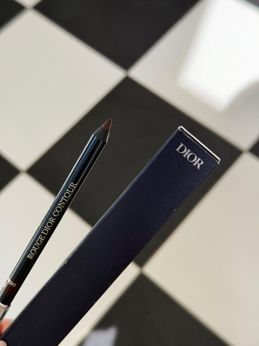 DIOR Rouge Dior Contour Lip Liner (001)
No-Transfer - Comfort and Long Wear