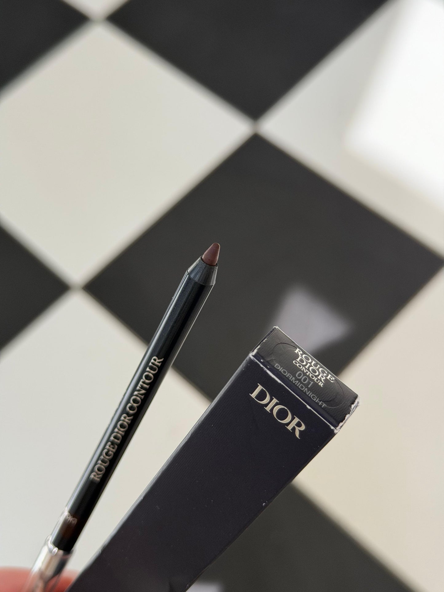 DIOR Rouge Dior Contour Lip Liner (001)
No-Transfer - Comfort and Long Wear
