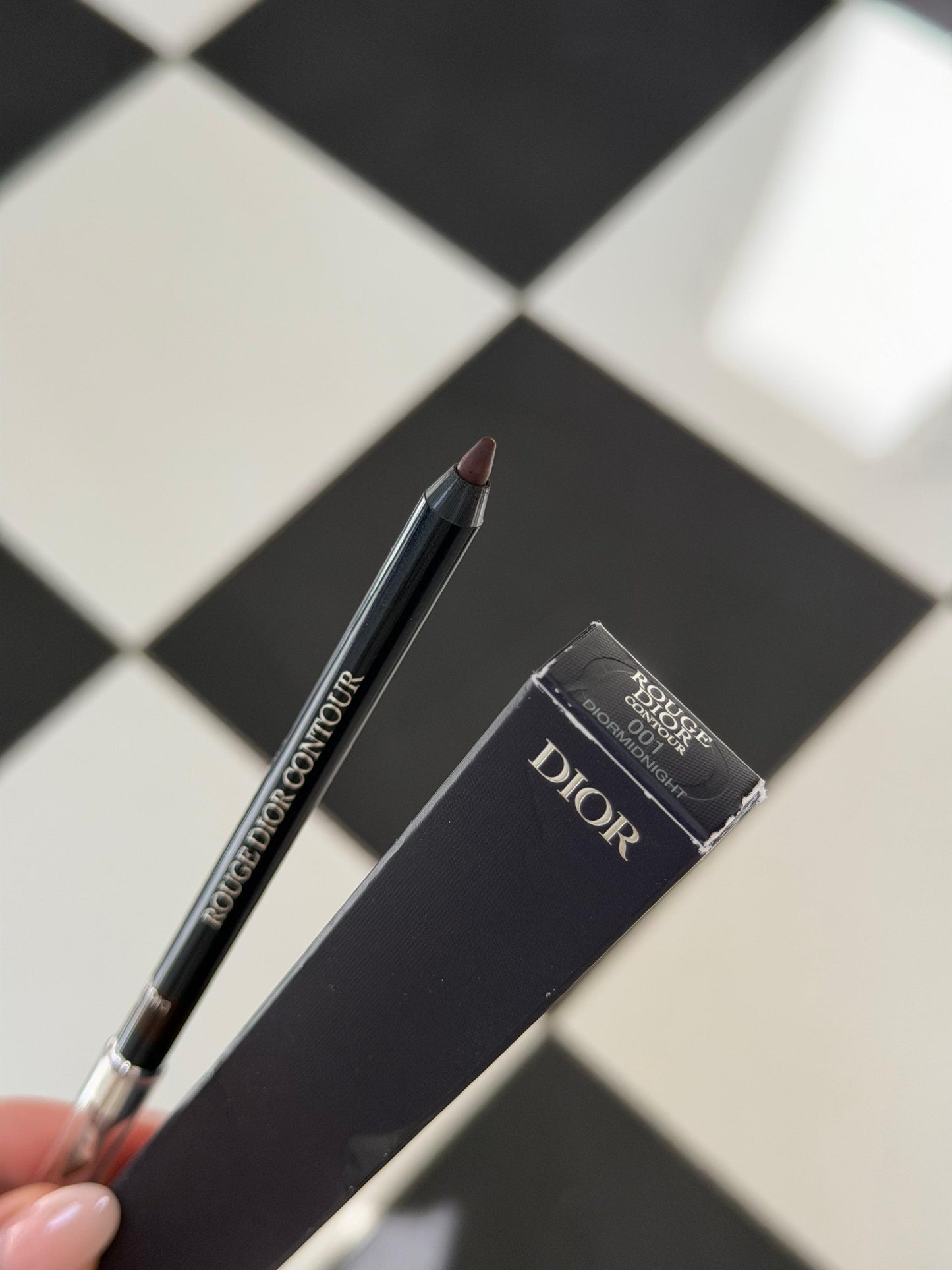 DIOR Rouge Dior Contour Lip Liner (001)
No-Transfer - Comfort and Long Wear