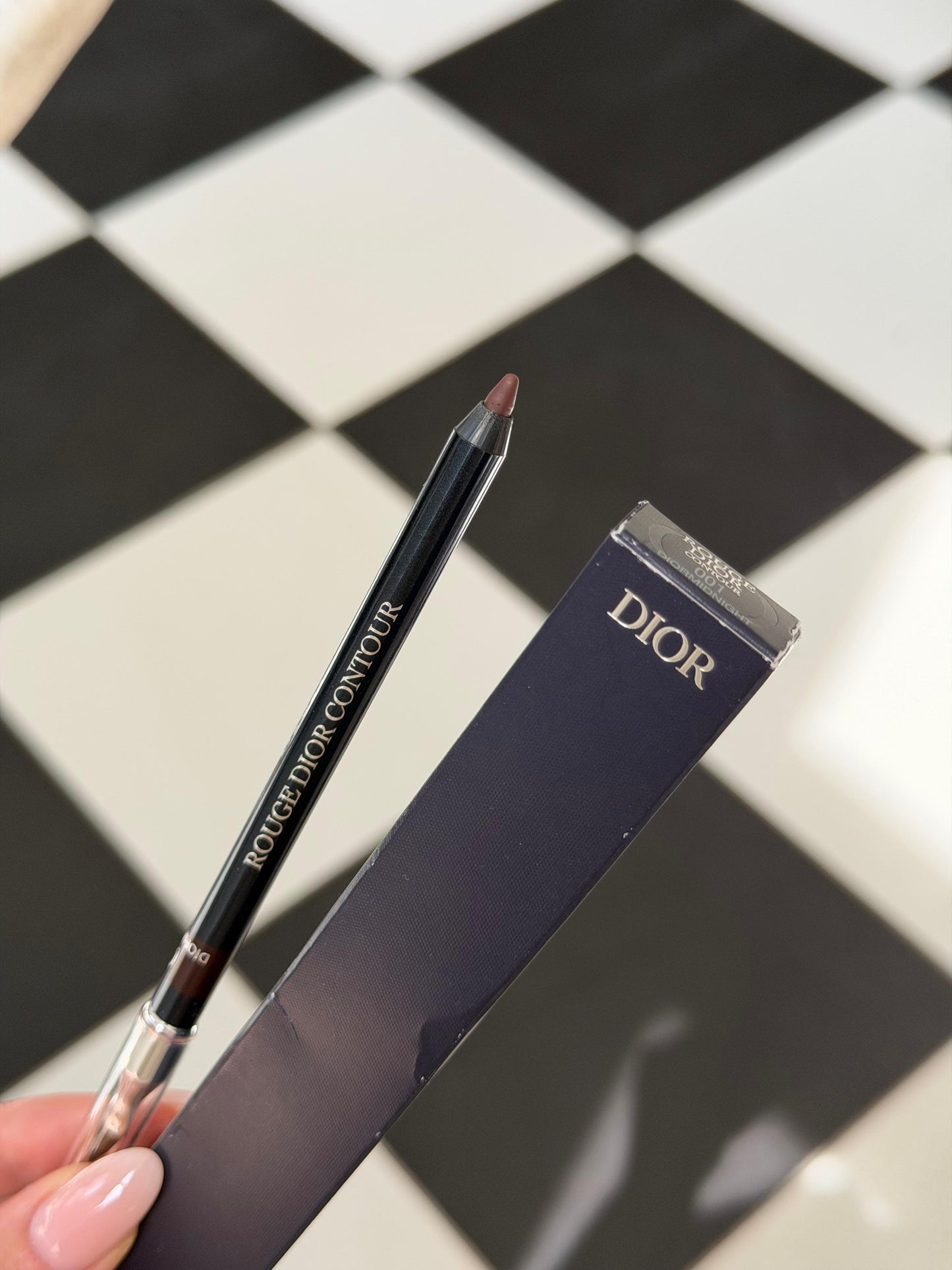 DIOR Rouge Dior Contour Lip Liner (001)
No-Transfer - Comfort and Long Wear