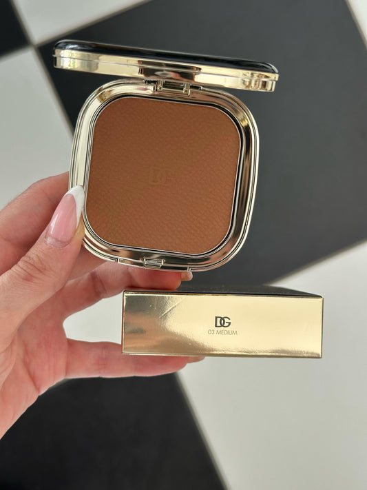 DOLCE&GABBANA Face&Eyes Match
Lasting Bronzer & Eyeshadow Powder (03)