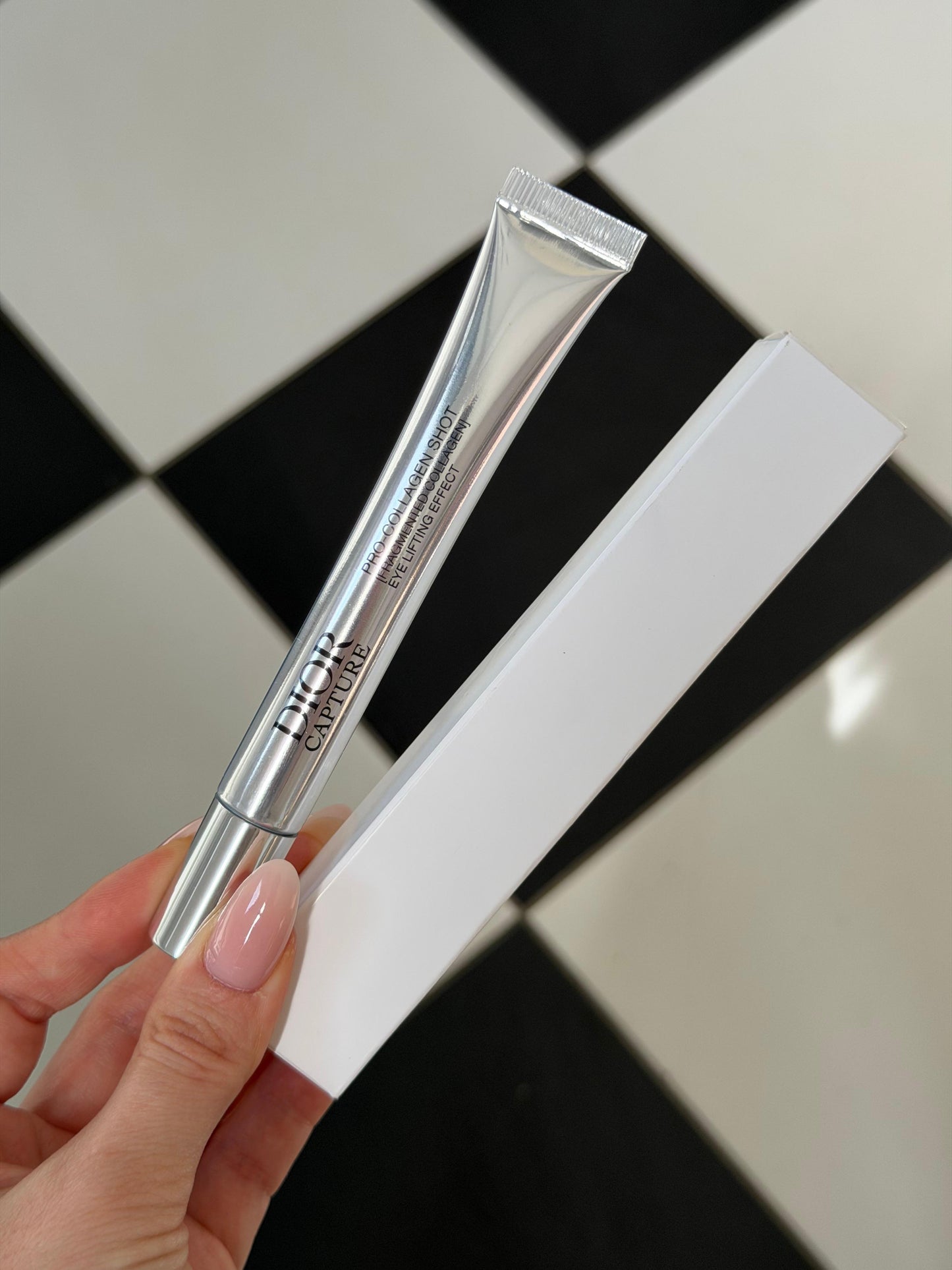 DIOR Capture Pro-Collagen Shot
Lifting Eye Care with Biotech Collagen Fragment