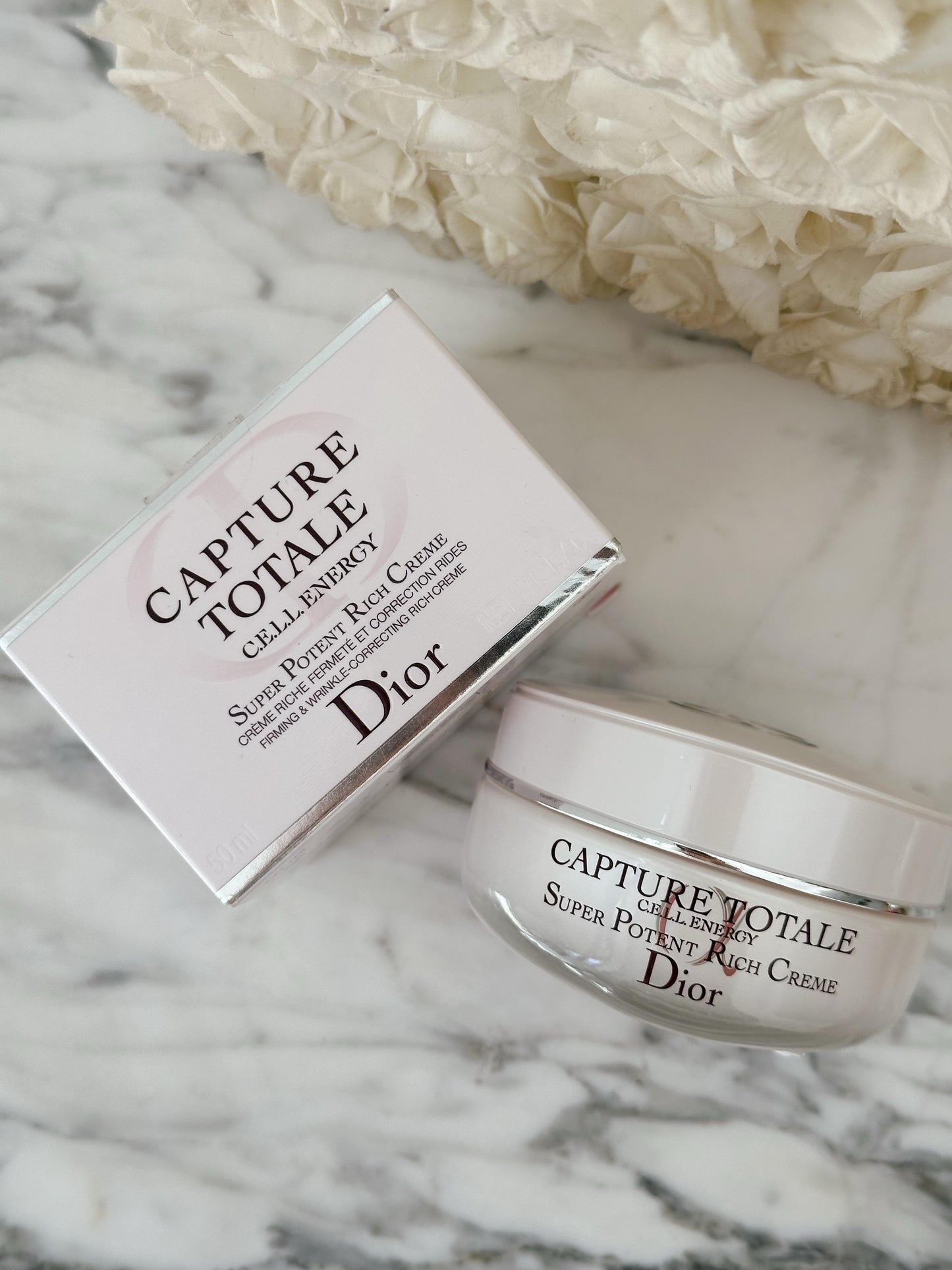DIOR Capture Totale Super Potent Rich Creme C.E.L.L. Energy
Global Age-Defying Rich Creme - Intense Nourishment & Repair