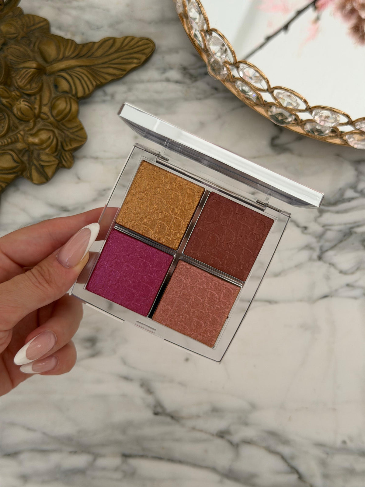 DIOR Backstage Glow Maximizer Palette (008)
Multi-Use Highlighter and Blush - Multi-Reflective Glow