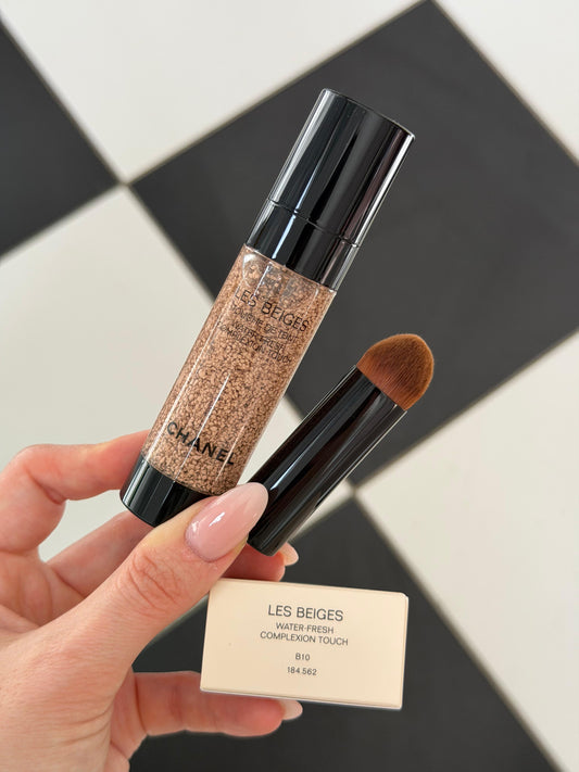 CHANEL Les Beiges
Water-Fresh Complexion Touch (B10) 
Even– Illuminate – Hydrate