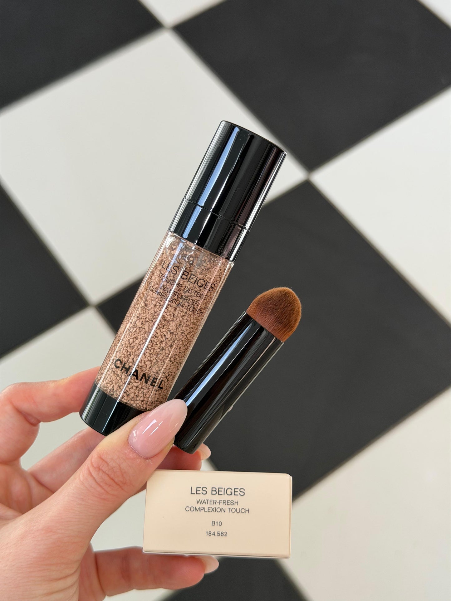 CHANEL Les Beiges
Water-Fresh Complexion Touch (B10) 
Even– Illuminate – Hydrate