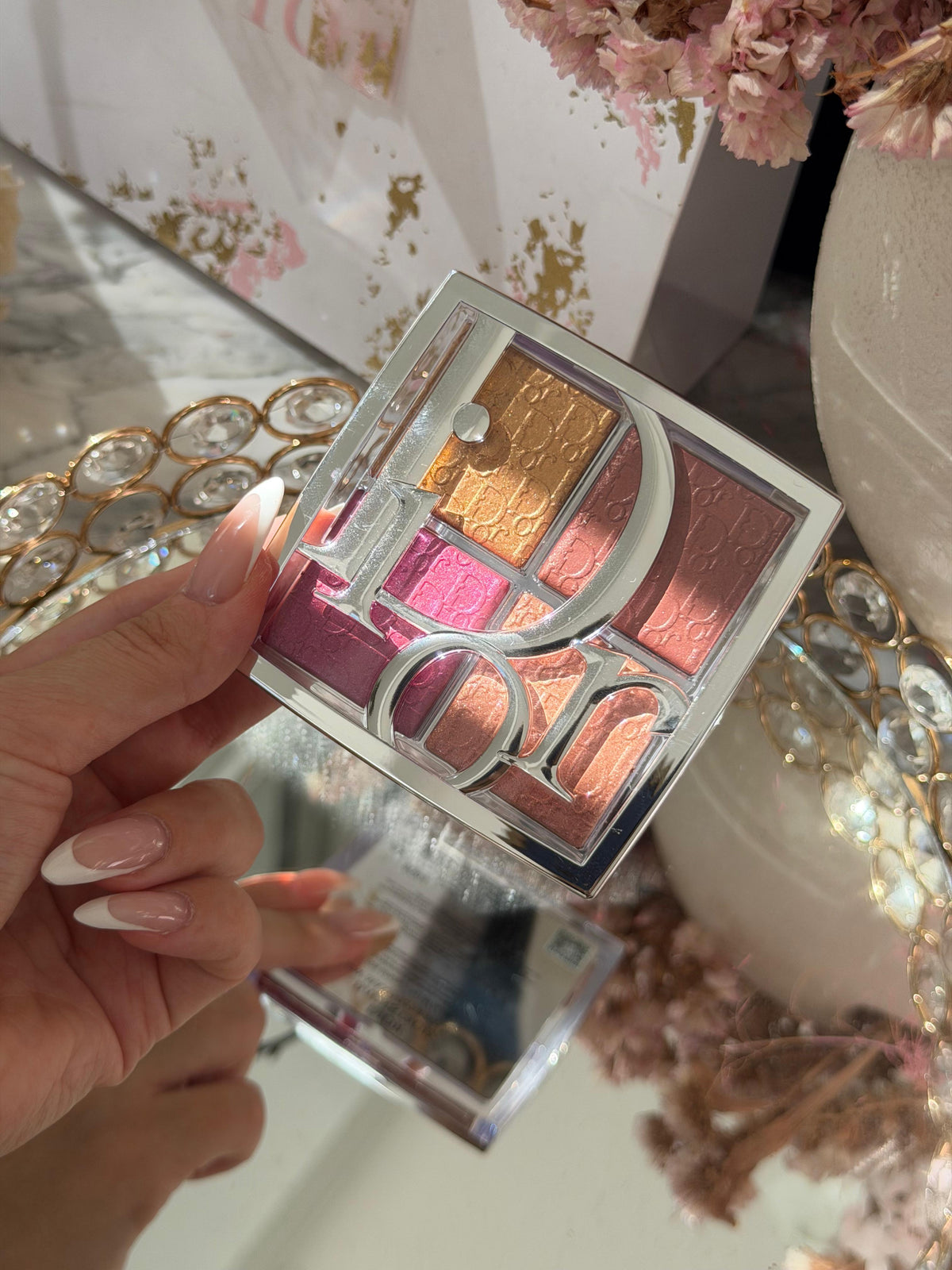 DIOR Backstage Glow Maximizer Palette (008)
Multi-Use Highlighter and Blush - Multi-Reflective Glow
