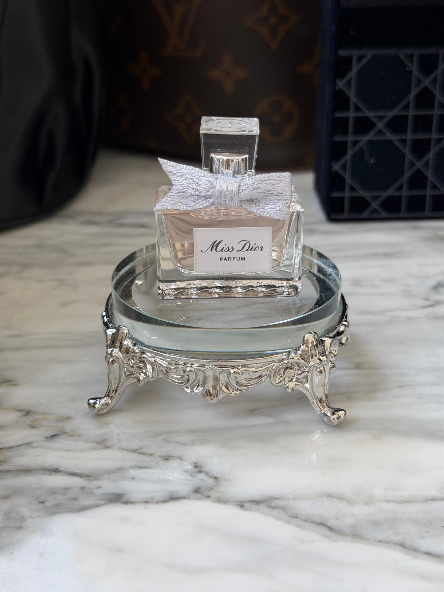 DIOR Miss Dior Parfum - Travel Size
Intense Floral, Fruity and Woody Notes