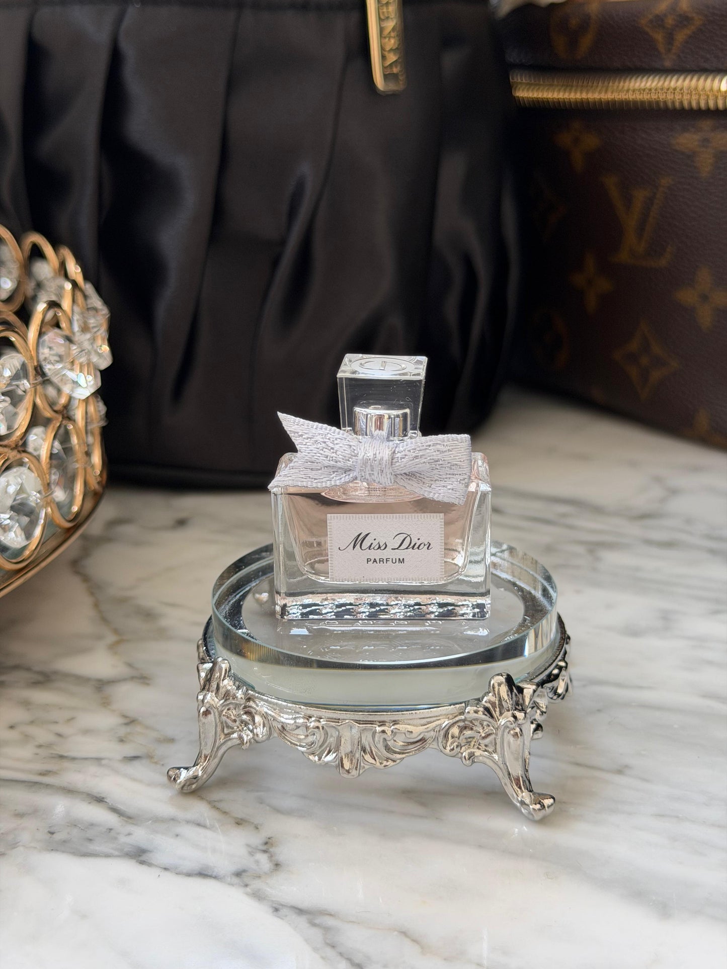 DIOR Miss Dior Parfum - Travel Size
Intense Floral, Fruity and Woody Notes