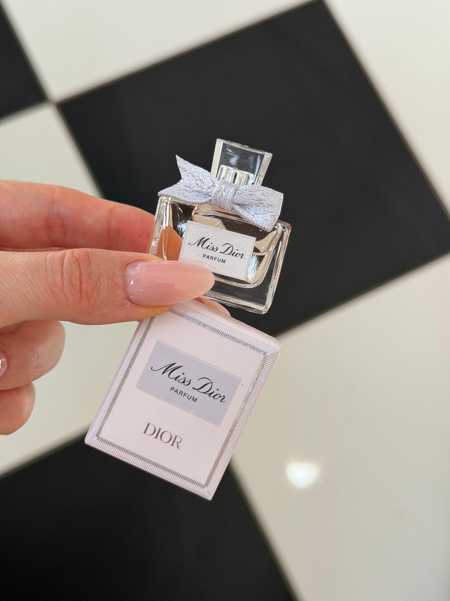 DIOR Miss Dior Parfum - Travel Size
Intense Floral, Fruity and Woody Notes