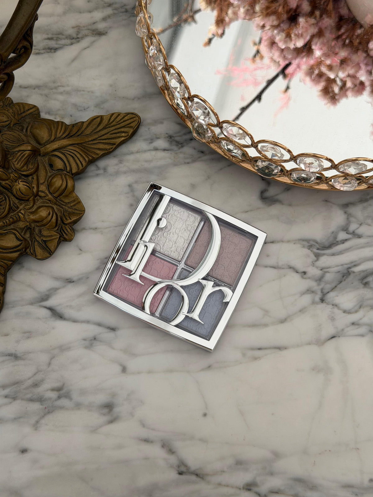DIOR Backstage Glow Maximizer Palette (002)
Multi-Use Highlighter and Blush - Multi-Reflective Glow