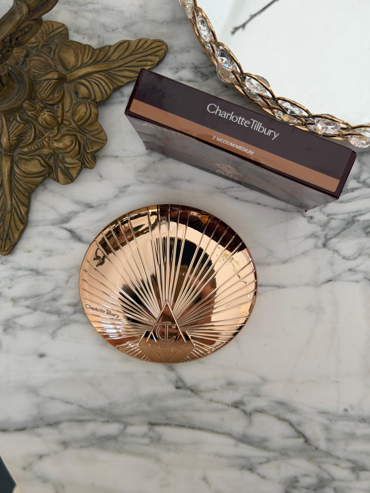 CHARLOTTE TILBURY Airbrush Bronzer (2)
Matte Bronzing Filter For Face And Body