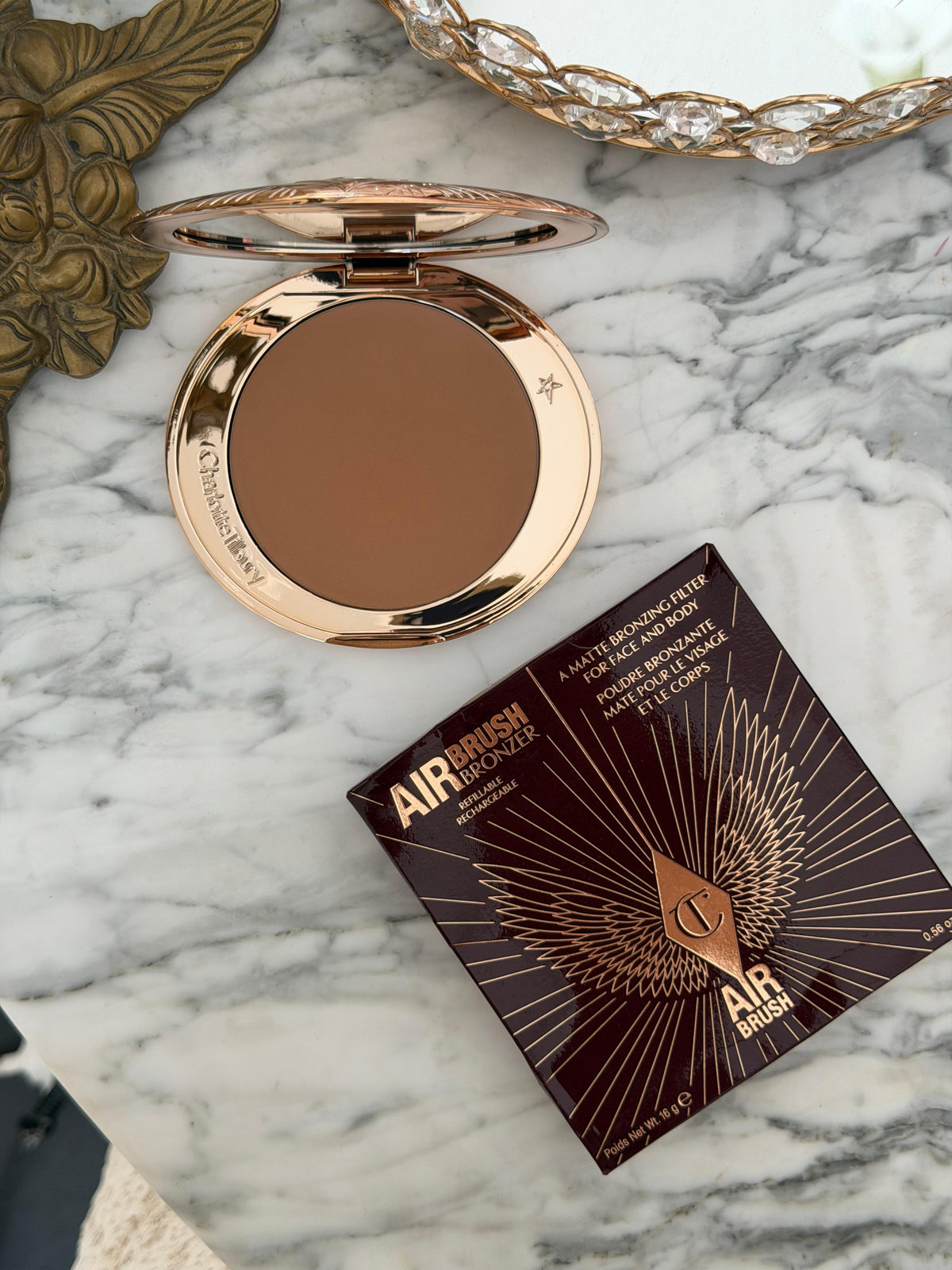 CHARLOTTE TILBURY Airbrush Bronzer (2)
Matte Bronzing Filter For Face And Body