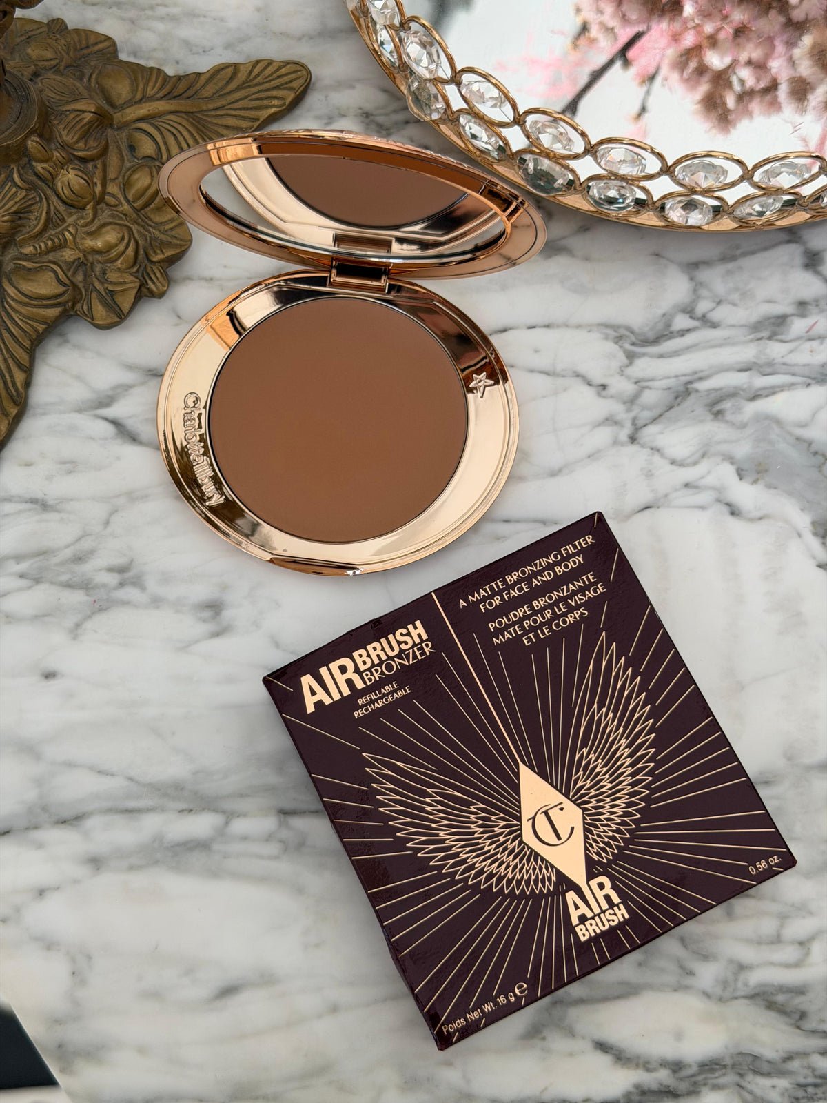 CHARLOTTE TILBURY Airbrush Bronzer (2)
Matte Bronzing Filter For Face And Body
