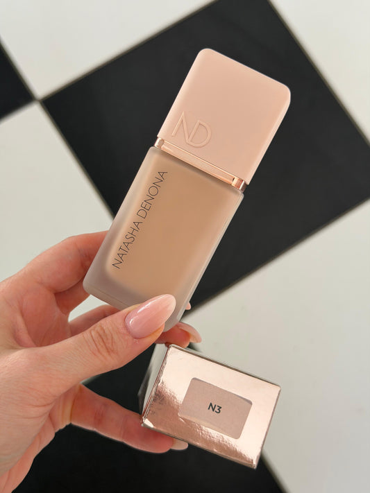 NATASHA DENONA Hy-Glam Foundation (N3)
Hydrating, Blurring, Longwear Serum With Radiant, Creasless Coverage