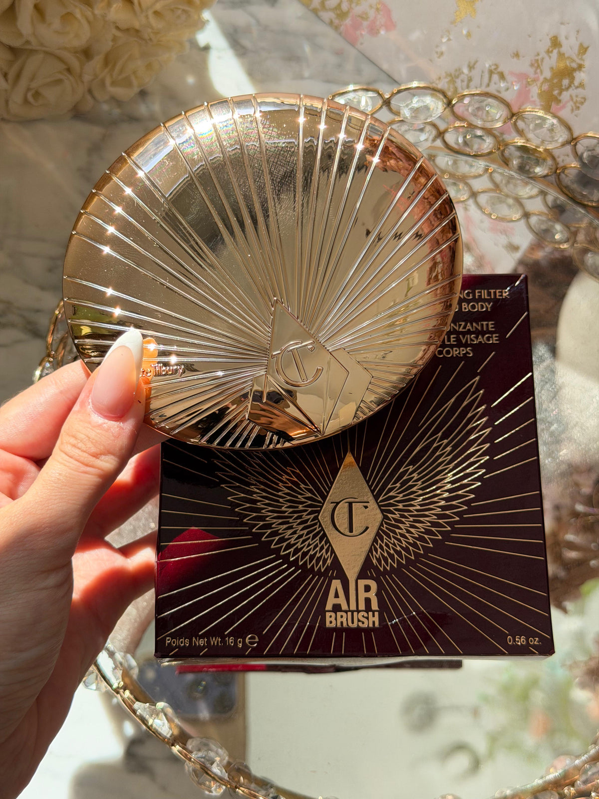 CHARLOTTE TILBURY Airbrush Bronzer (2)
Matte Bronzing Filter For Face And Body