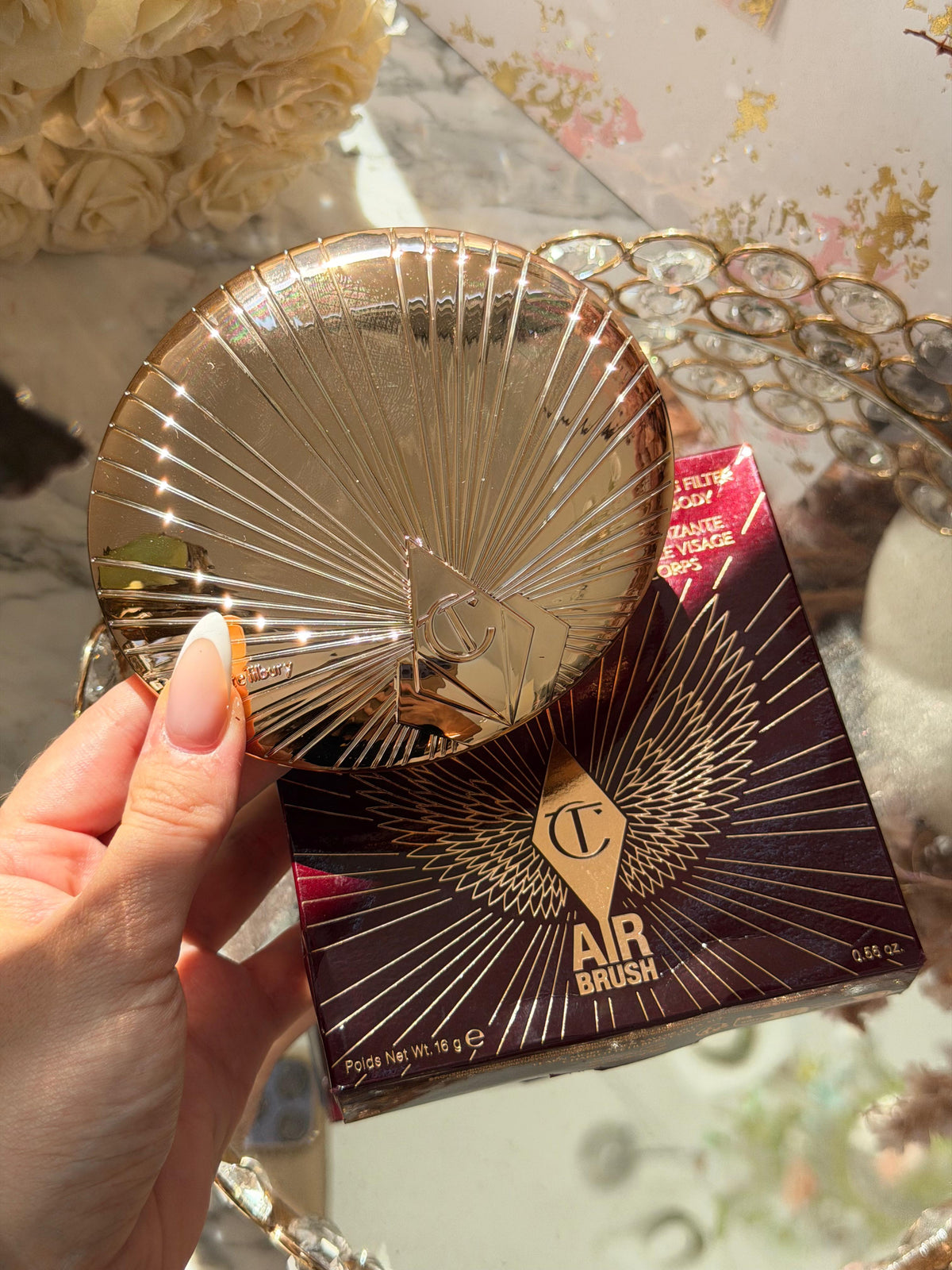CHARLOTTE TILBURY Airbrush Bronzer (2)
Matte Bronzing Filter For Face And Body