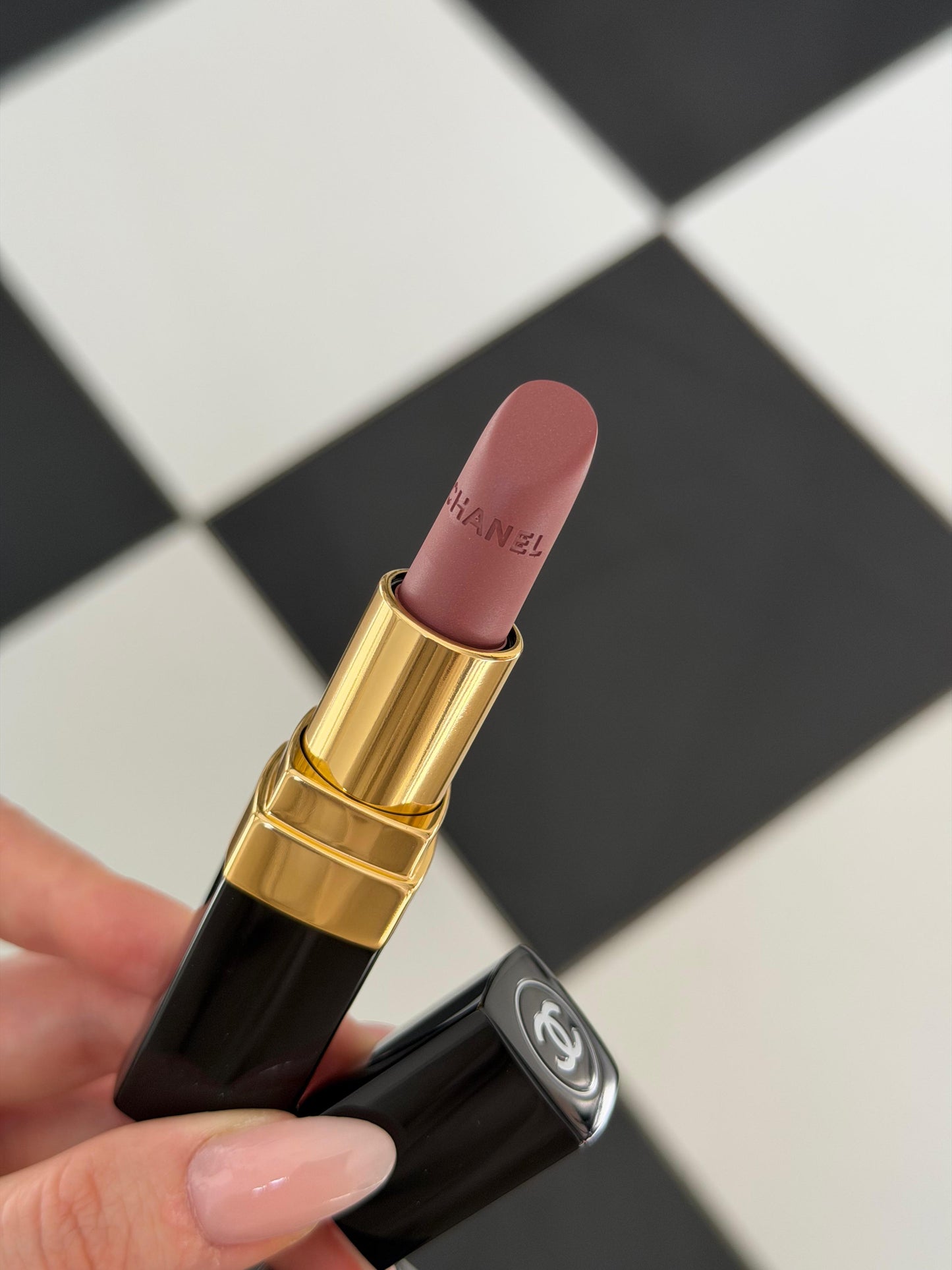 CHANEL Rouge Coco (102)
Ultra Hydrating Lipstick