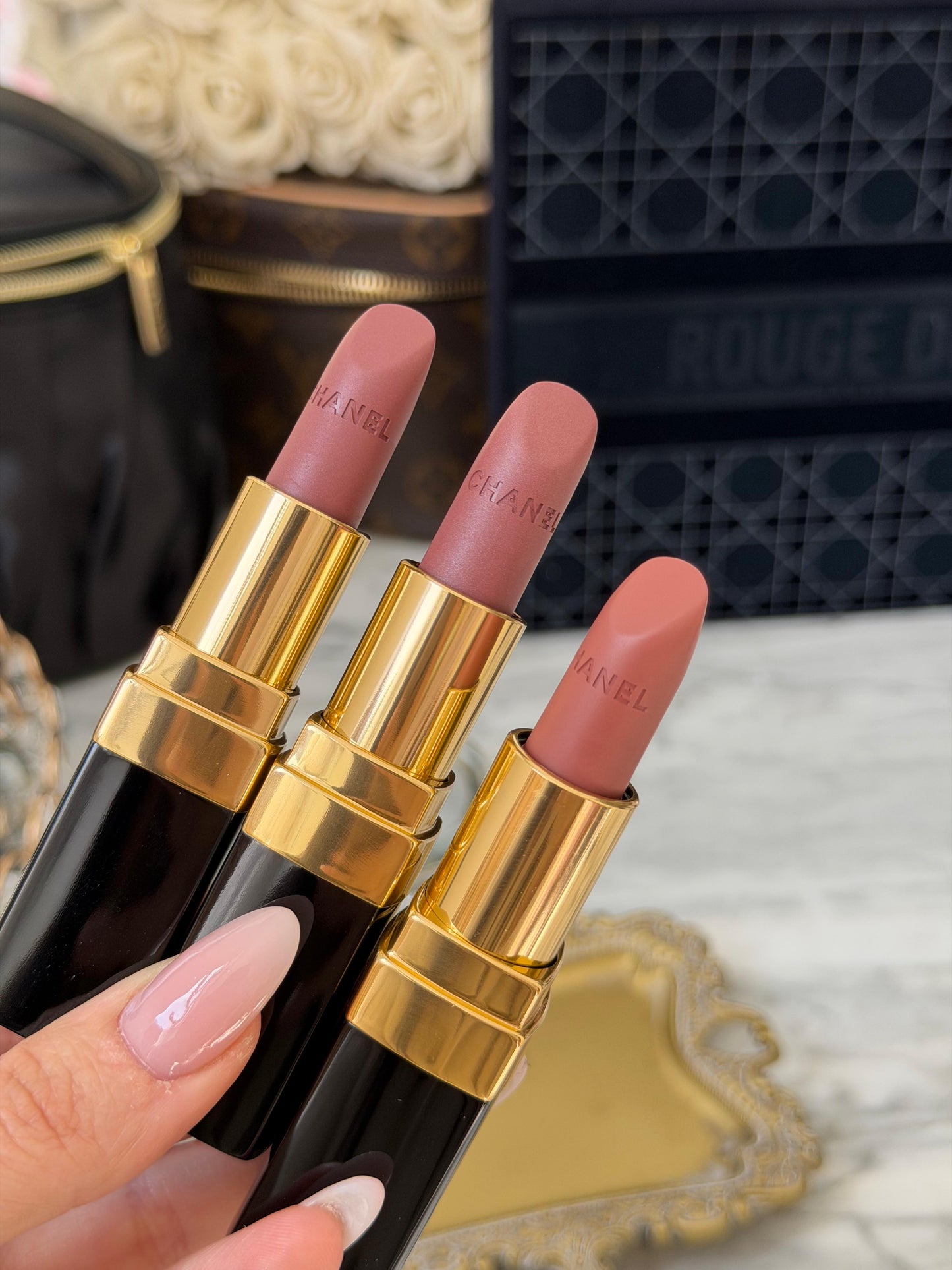 CHANEL Rouge Coco (102)
Ultra Hydrating Lipstick