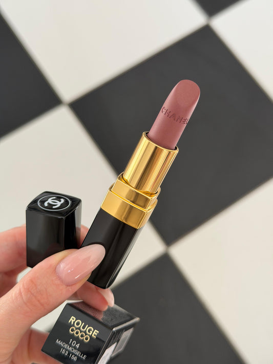 CHANEL Rouge Coco (104)
Ultra Hydrating Lipstick