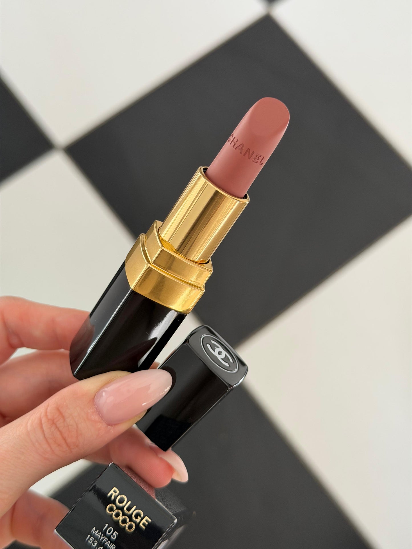 CHANEL Rouge Coco (105)
Ultra Hydrating Lipstick
