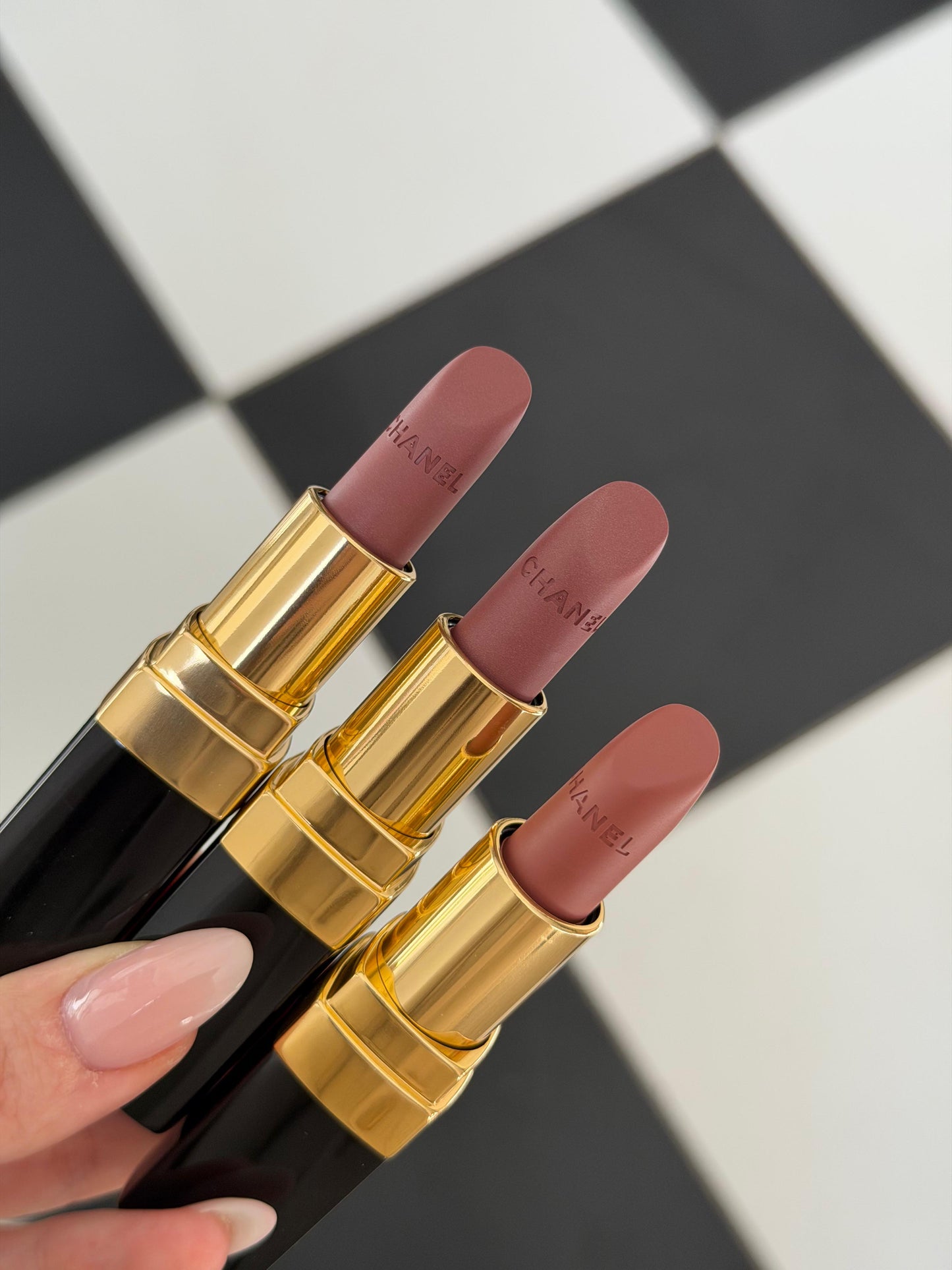 CHANEL Rouge Coco (104)
Ultra Hydrating Lipstick