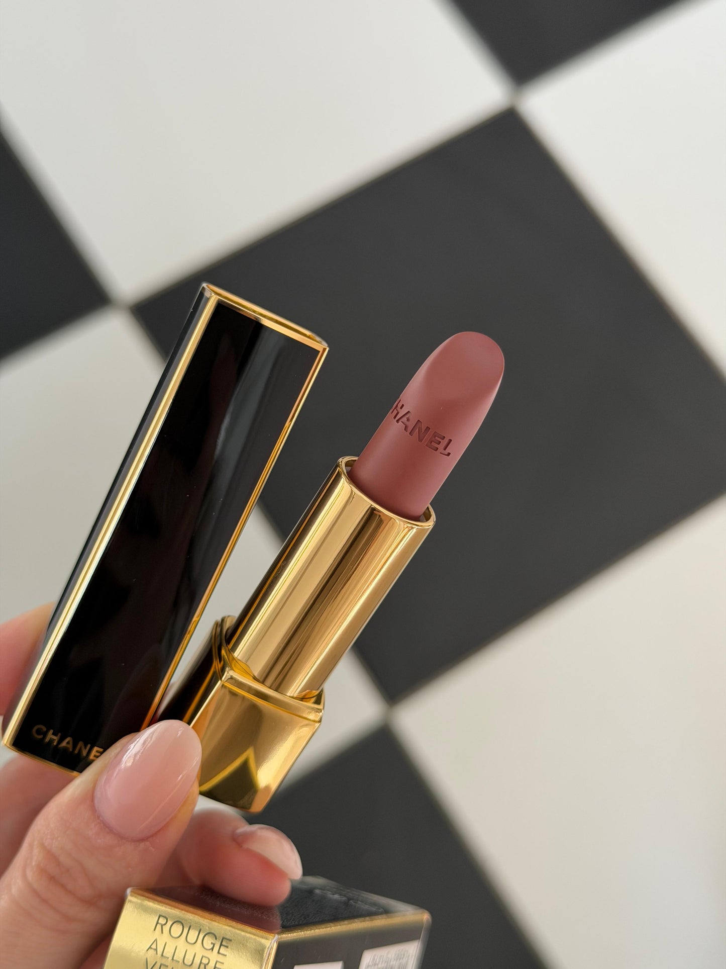 CHANEL Rouge Allure Velvet (479)
Luminous Matte Lipstick