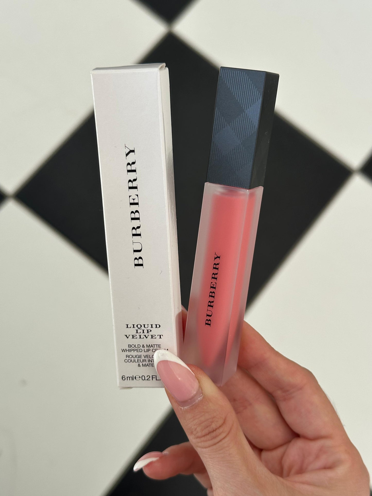 BURBERRY Liquid Lip Velvet - Bold & Matte Whipped Lip Cream - Peach
