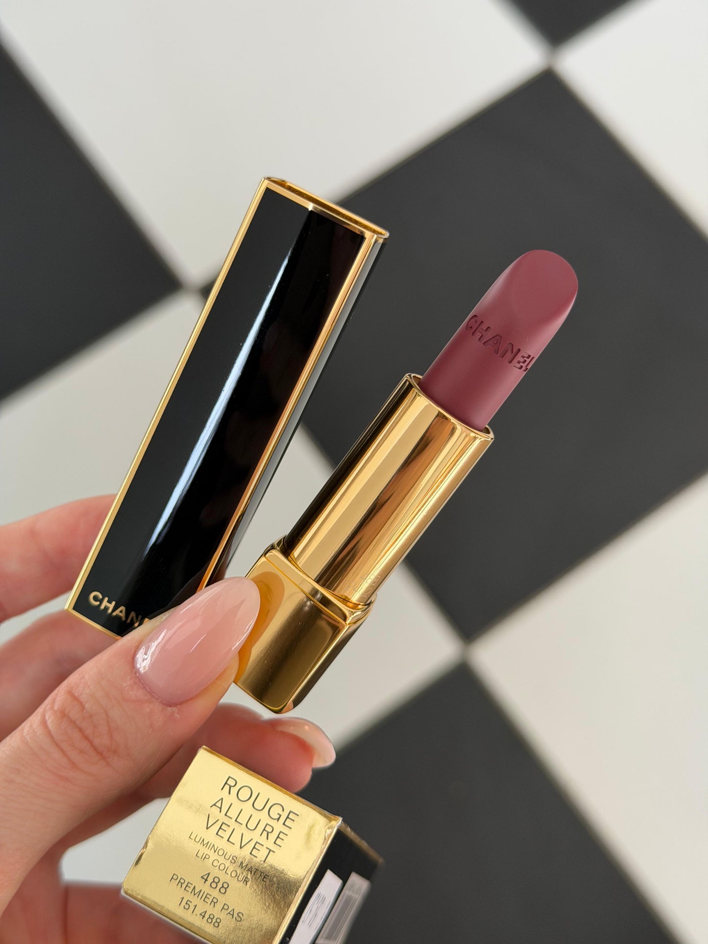 CHANEL Rouge Allure Velvet (488)
Luminous Matte Lipstick