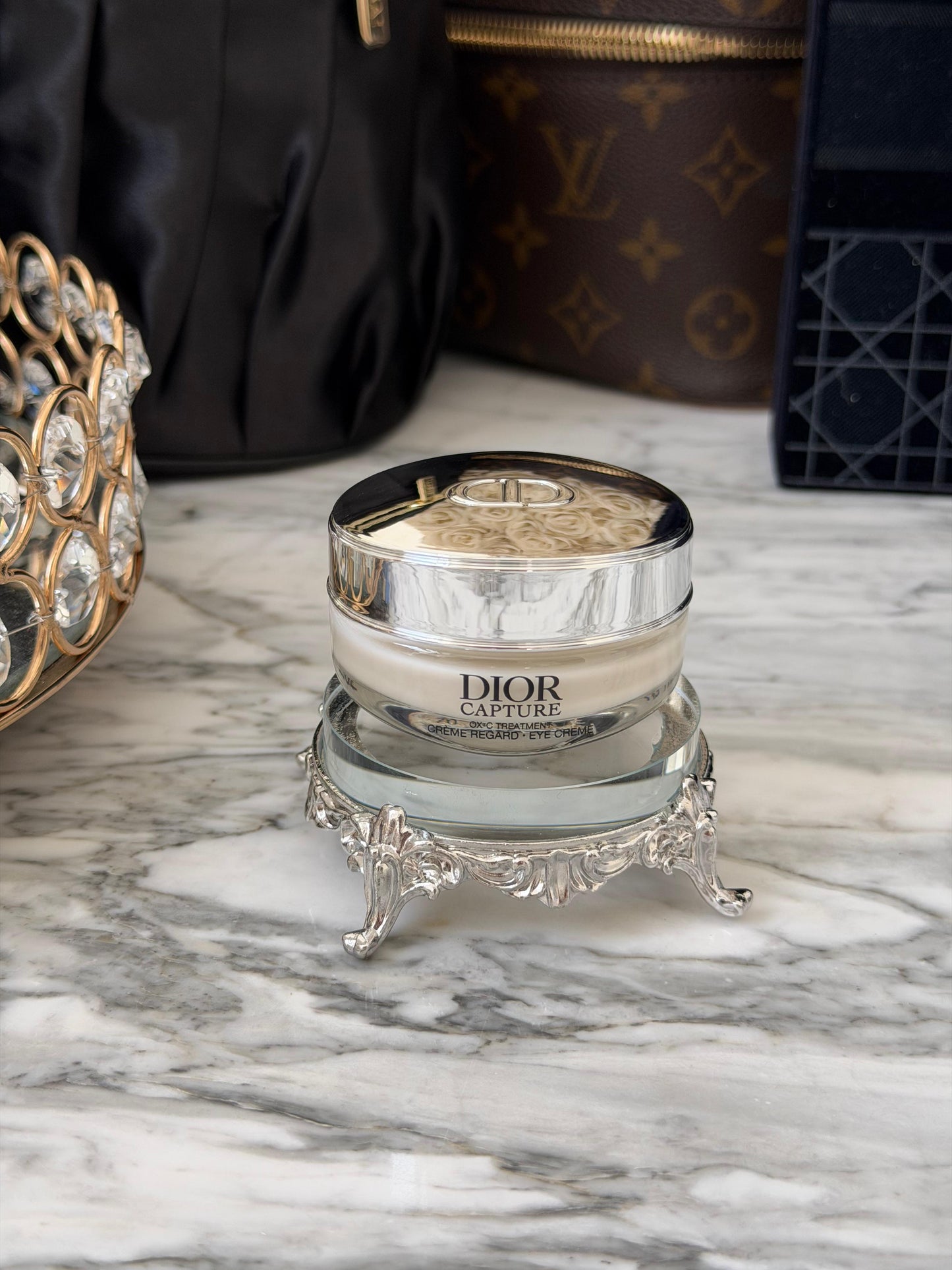 DIOR Capture Eye Creme OX-C Treatment Creme
Age-Defying Correction - Wrinkles, Firmness, Dark Circles and Puffiness