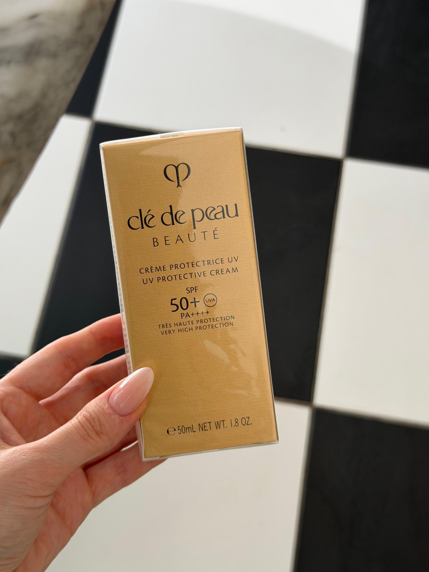 CLÉ DE PEAU BEAUTÉ UV Protective Cream SPF50+
Skin’s Intelligent Daily Defense