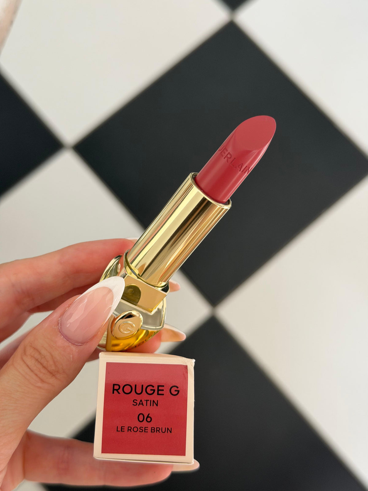 GUERLAIN Rouge G Satin
Lipstick (06)