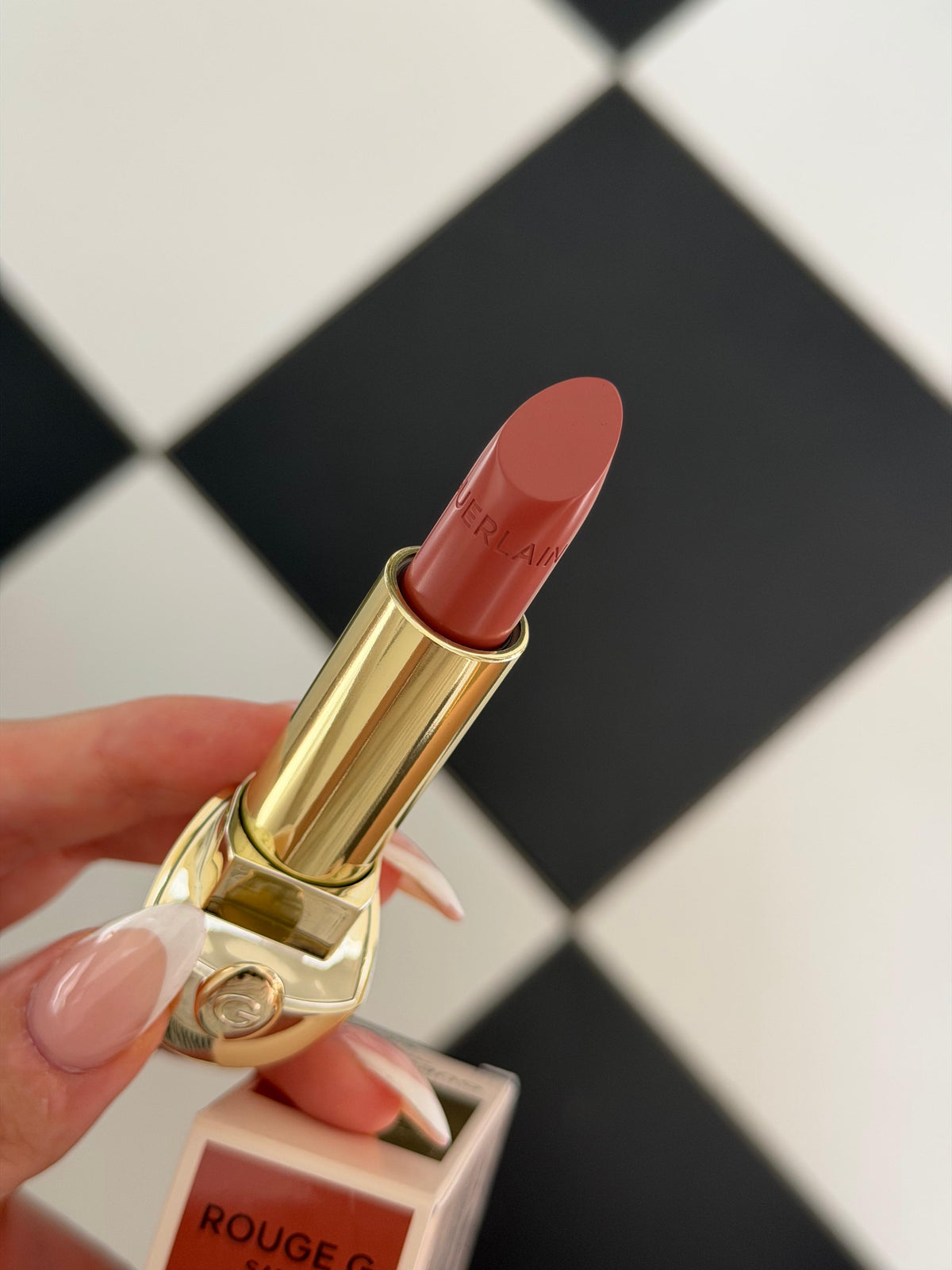 GUERLAIN Rouge G Satin
Lipstick (11)