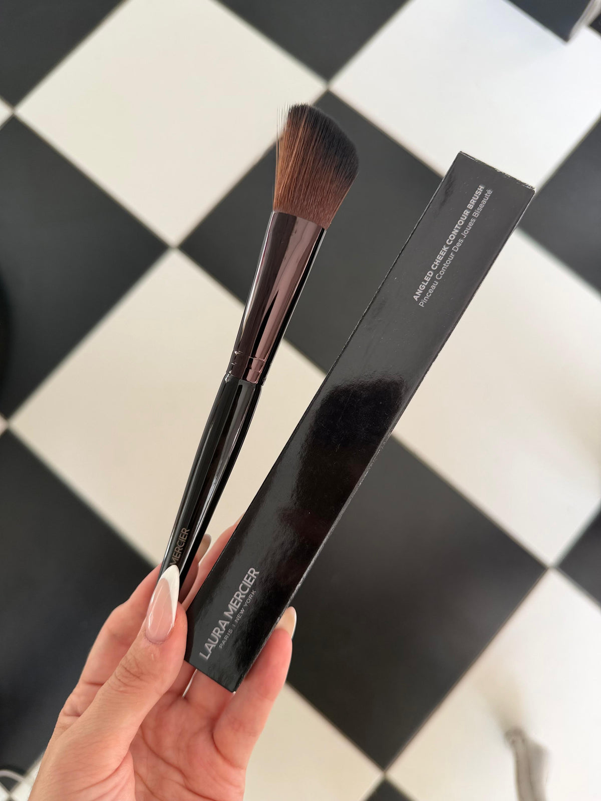 LAURA MERCIER Angled Cheek Contour Brush